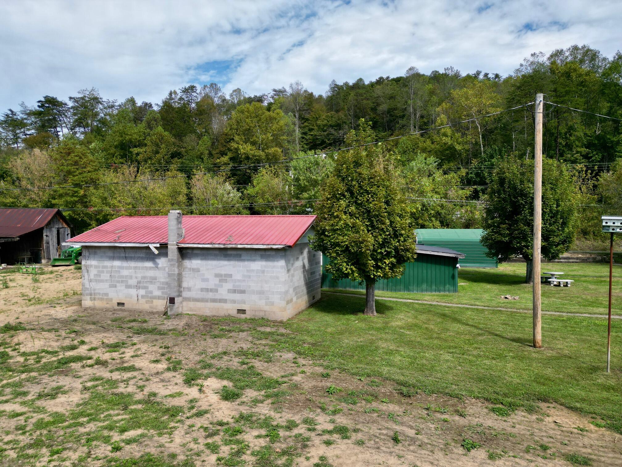 233 River Road Property Photo 35
