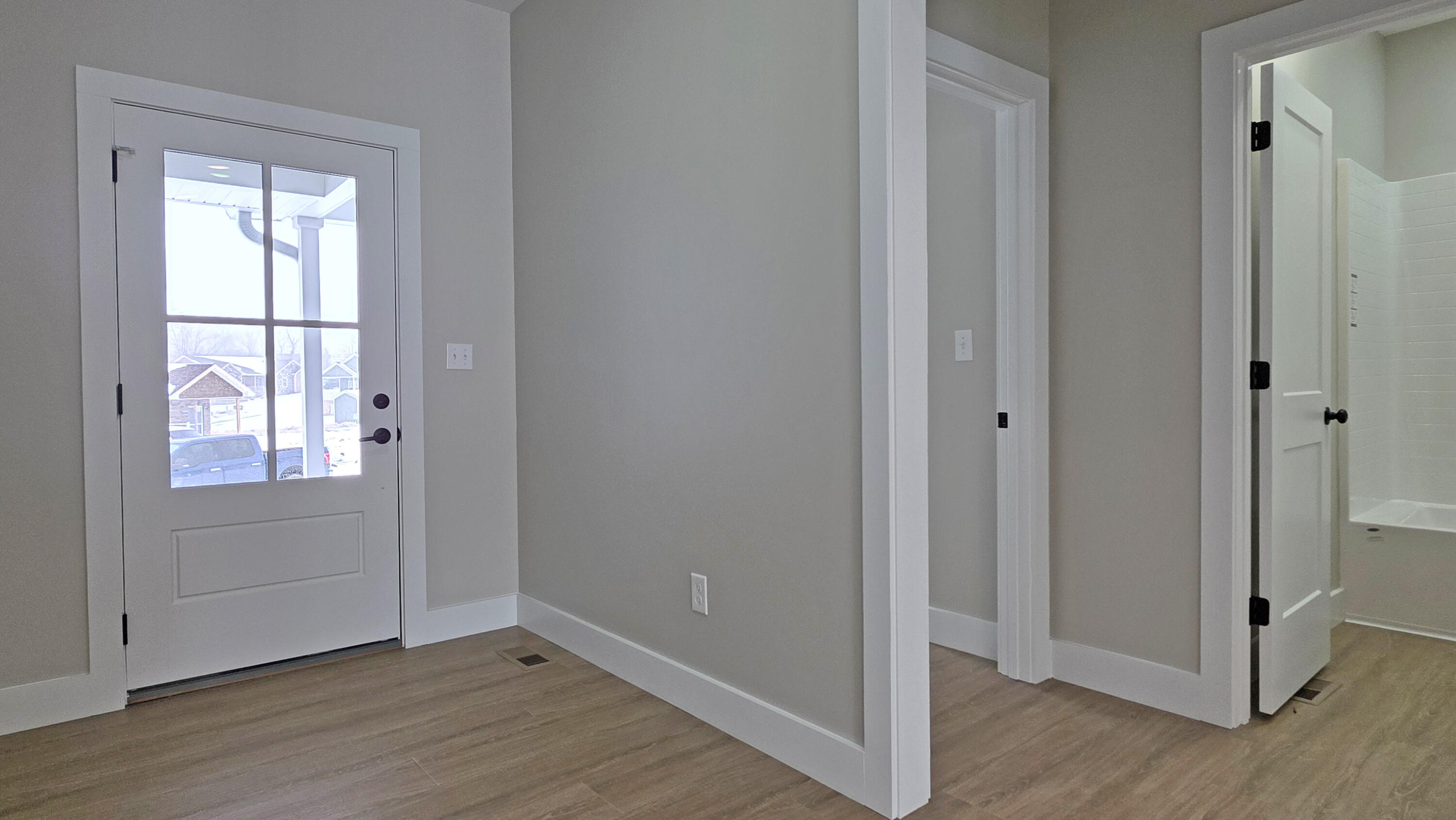 112 Gray Bird Lane Property Photo 4