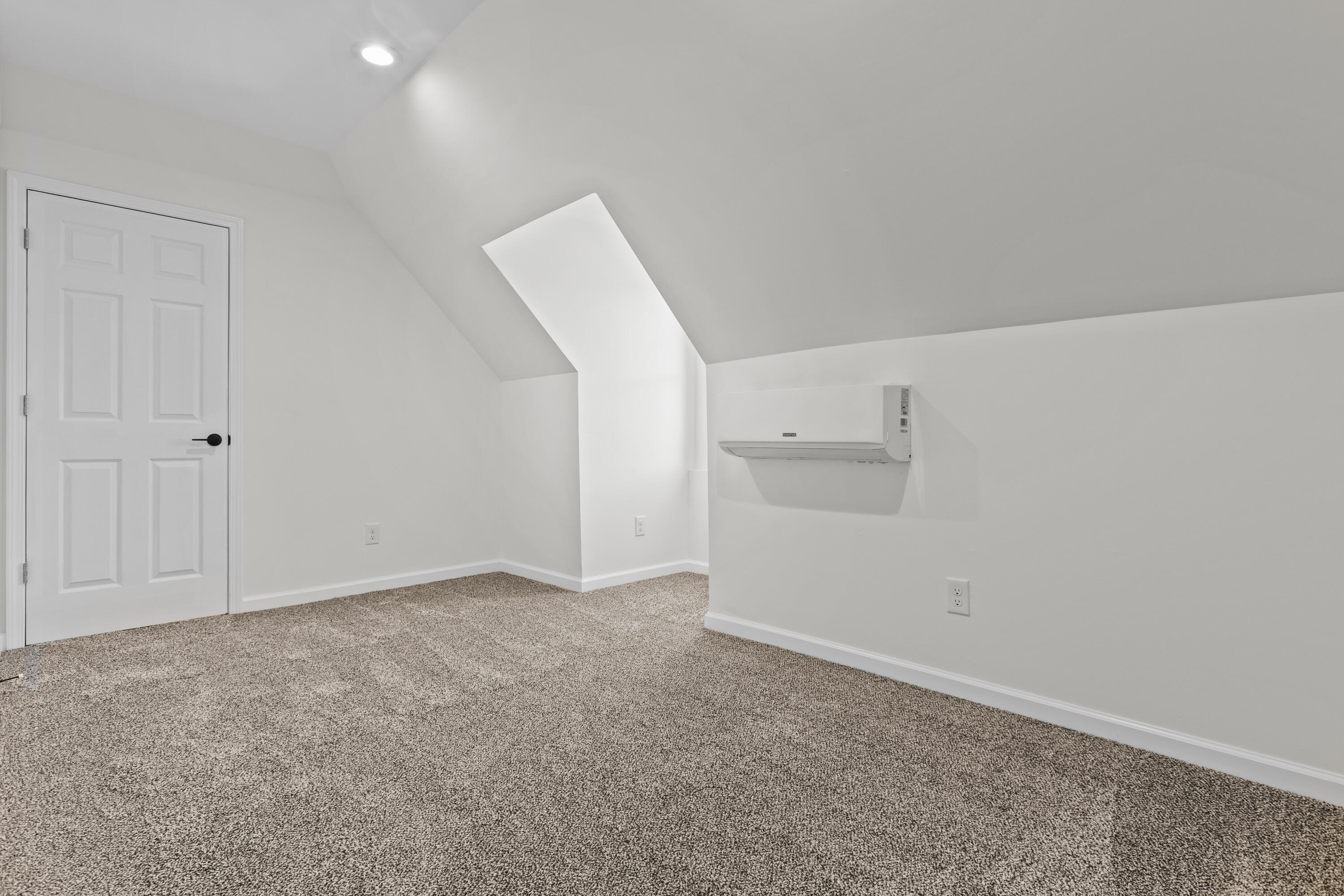 216 E Fifth Street Property Photo 31