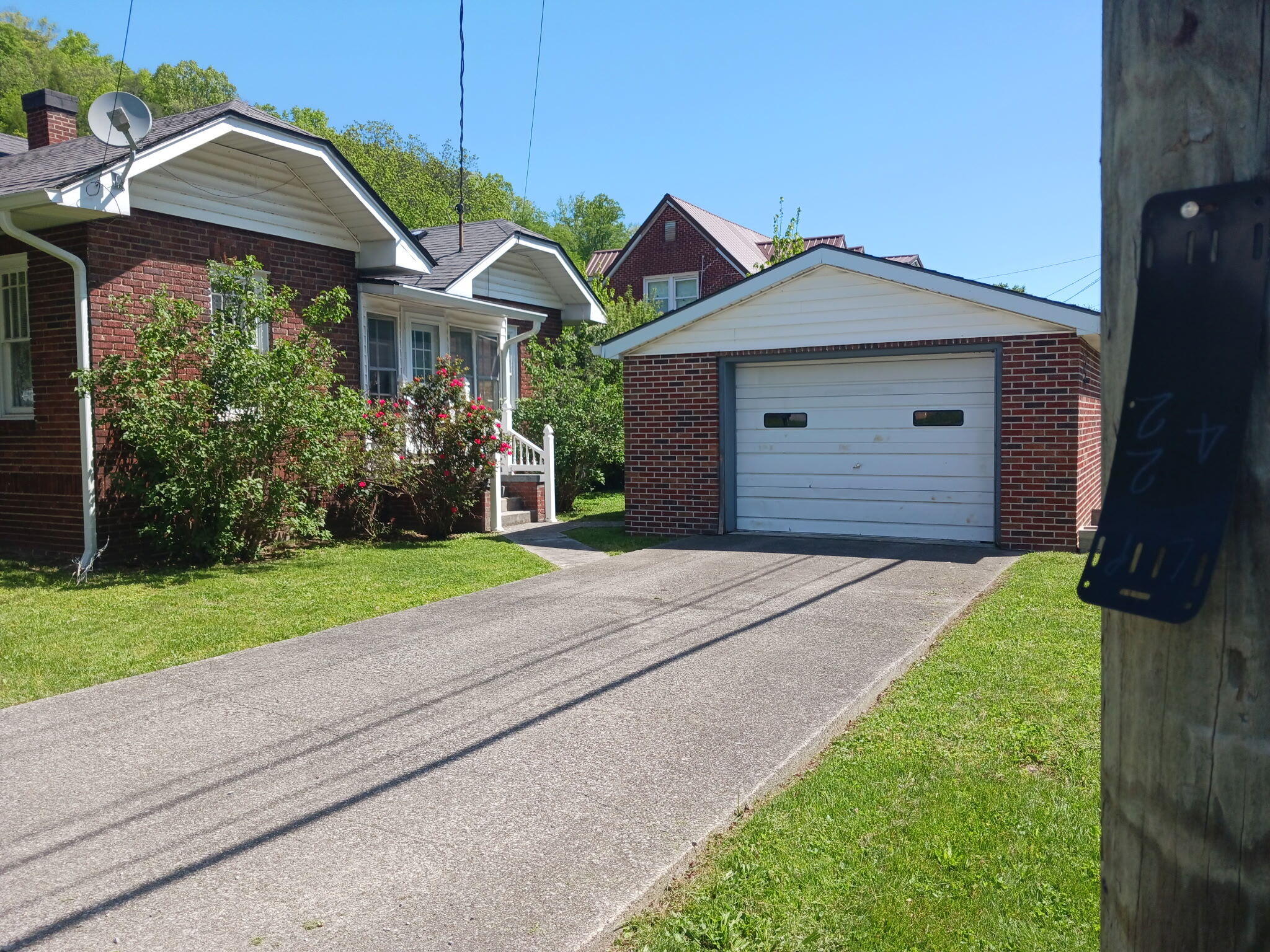 902 Oak Street Property Photo 6