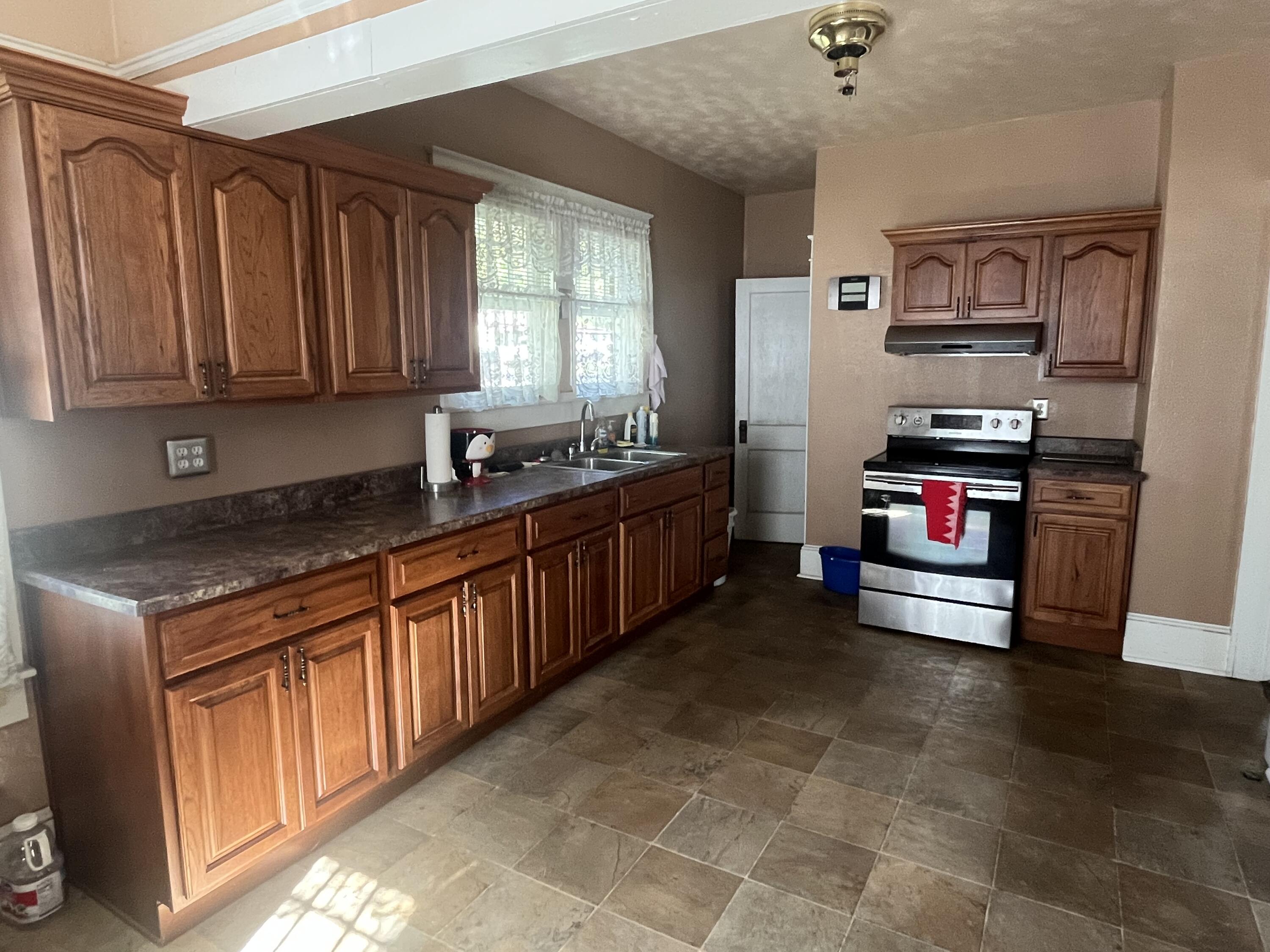 902 Oak Street Property Photo 20