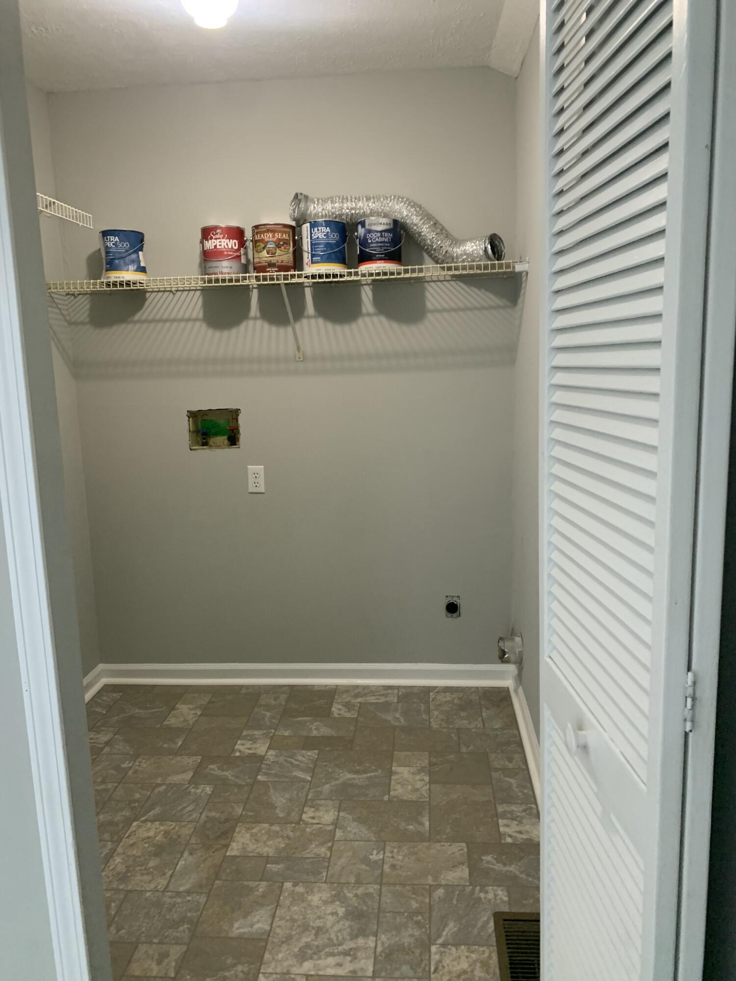 1220 Shepard Way Property Photo 9