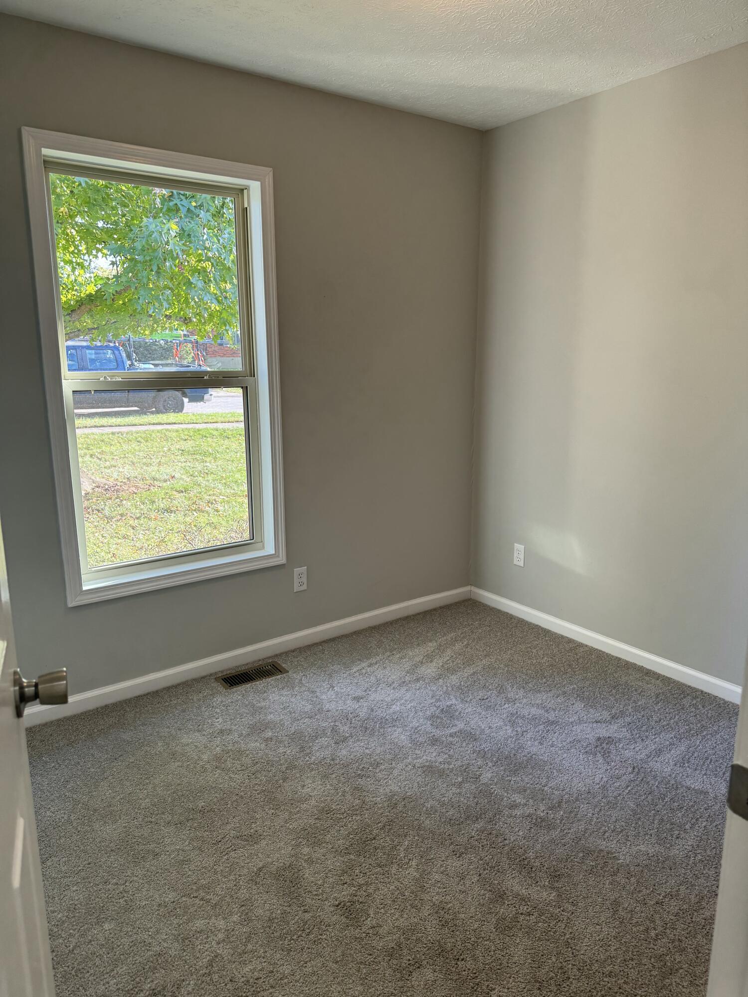 1220 Shepard Way Property Photo 17