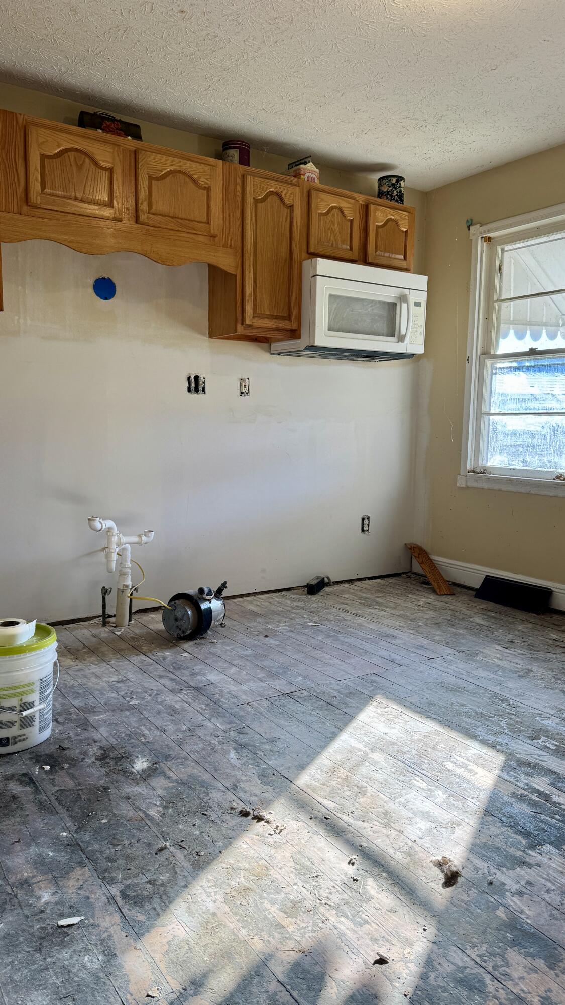 175 E Third Avenue Property Photo 10