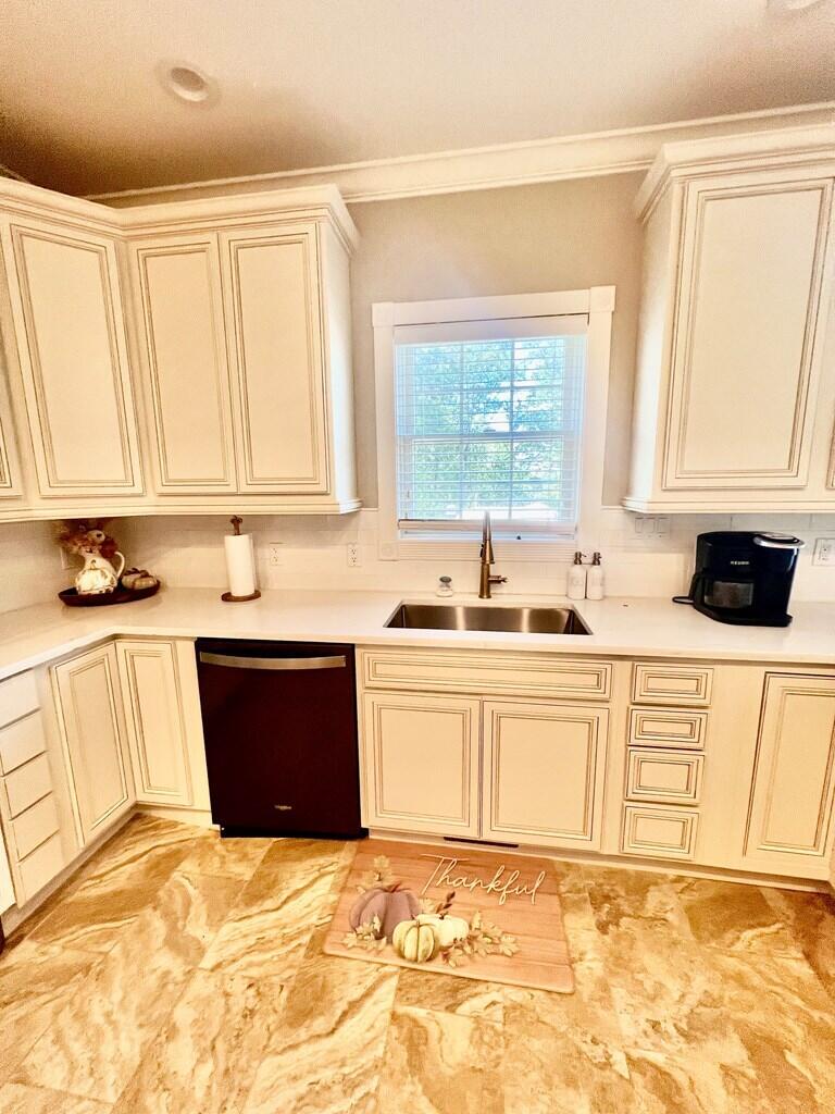 21 Crestwood Circle Property Photo 9