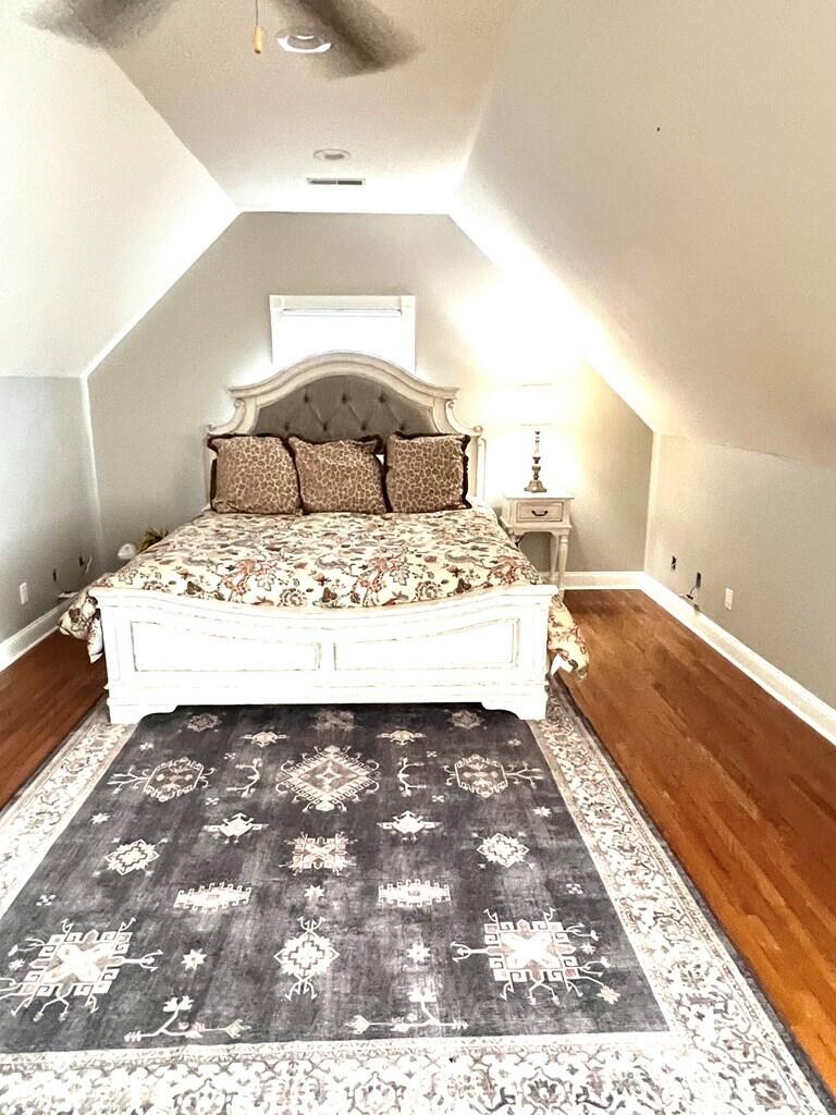 21 Crestwood Circle Property Photo 18
