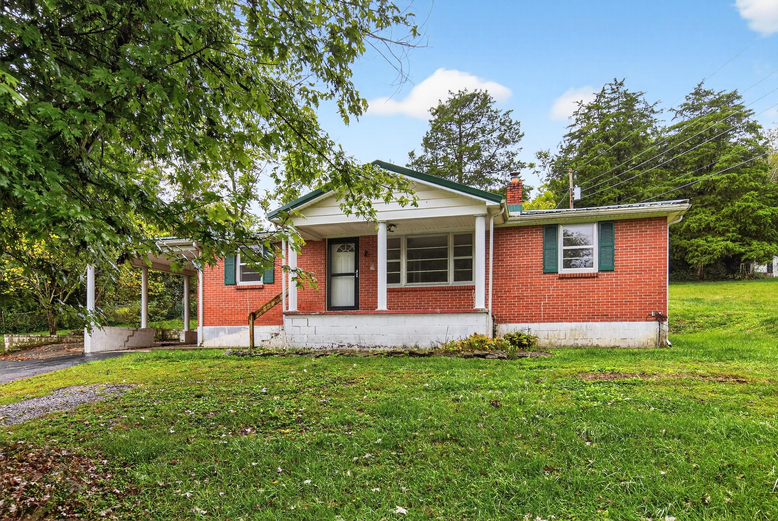 1465 Chenault Bridge Road Property Photo 1