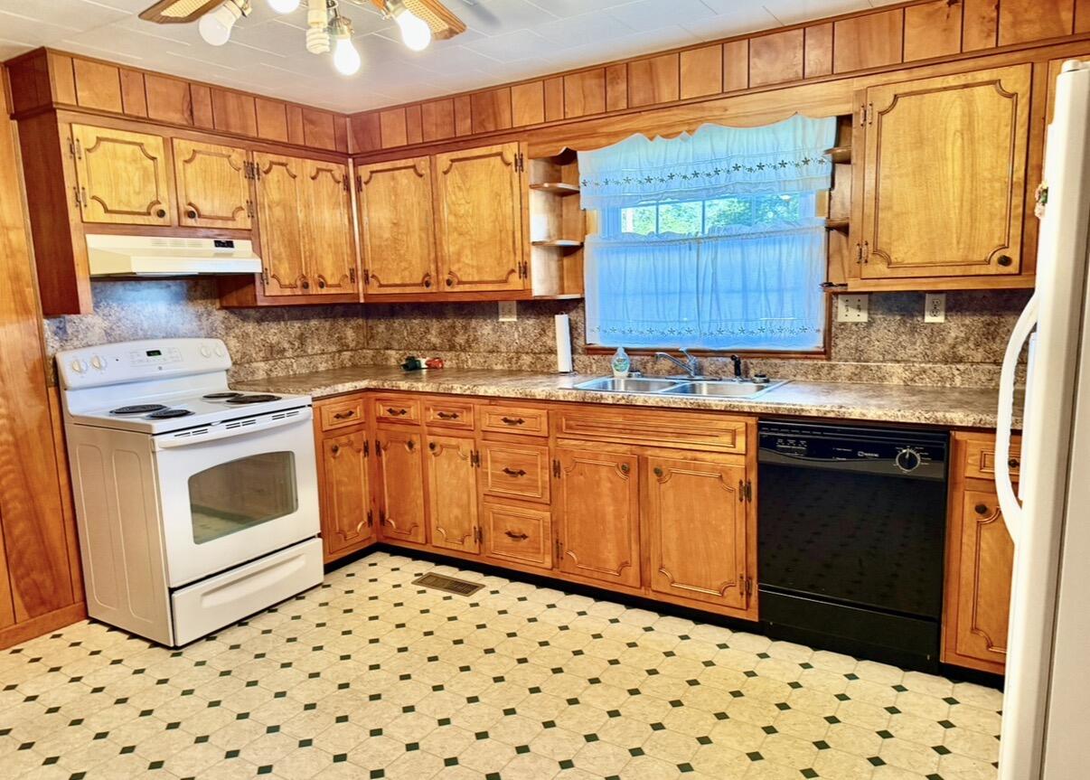 3206 S Hwy 837 Property Photo 12