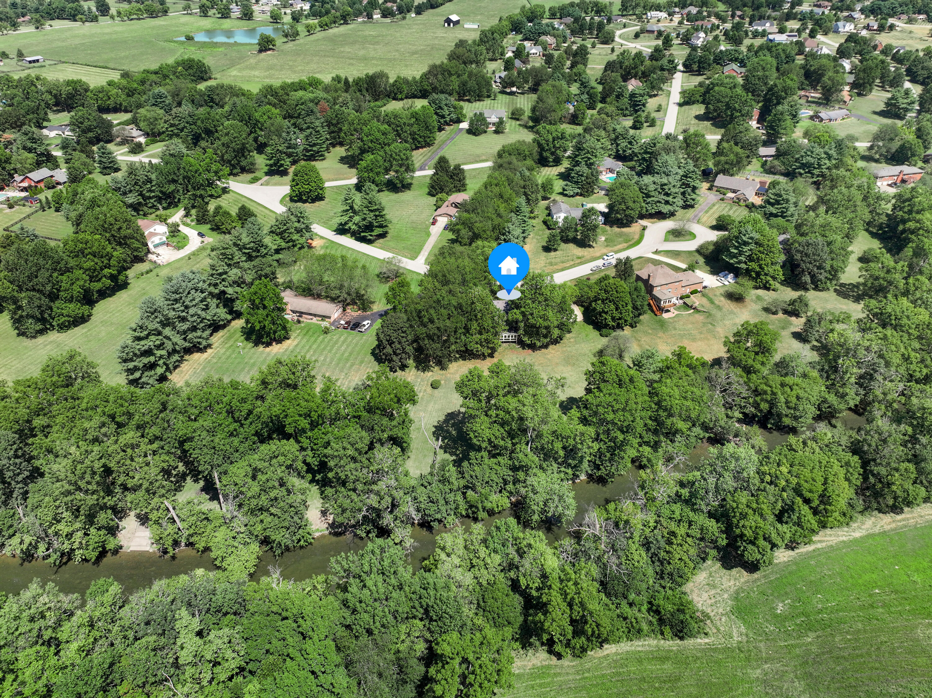 120 Creekside Drive Property Photo 3