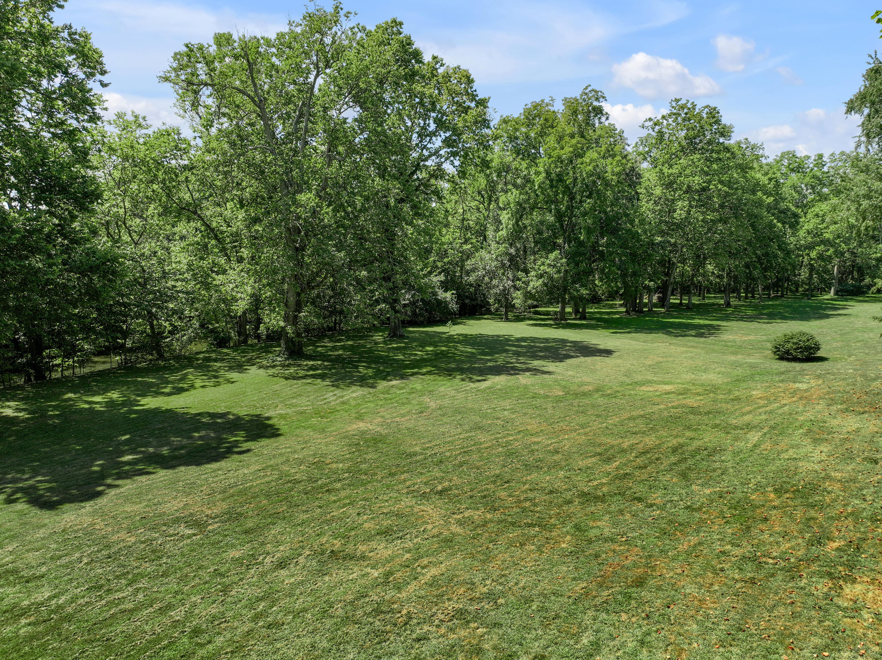 120 Creekside Drive Property Photo 8