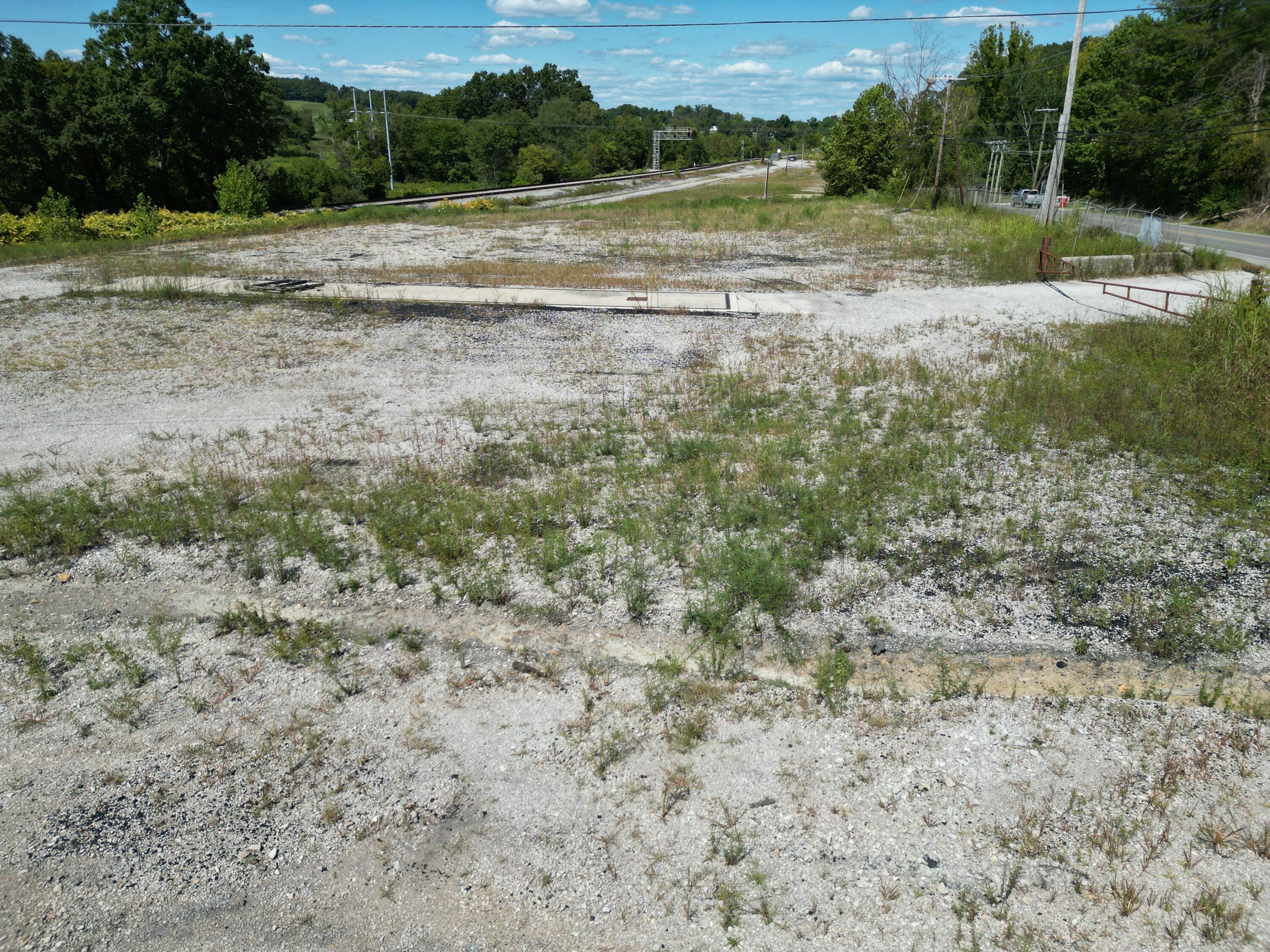 333 Ky-490 Property Photo 3