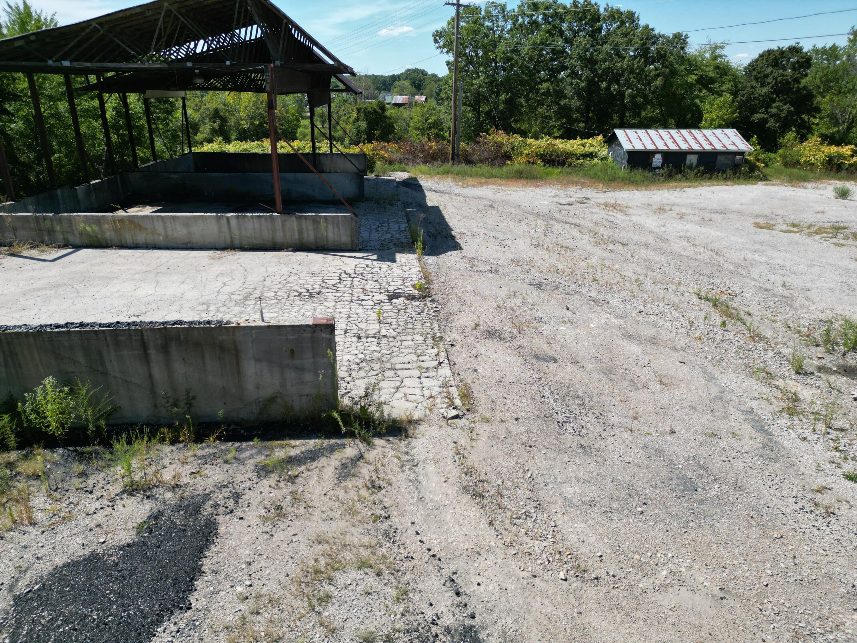 333 Ky-490 Property Photo 13