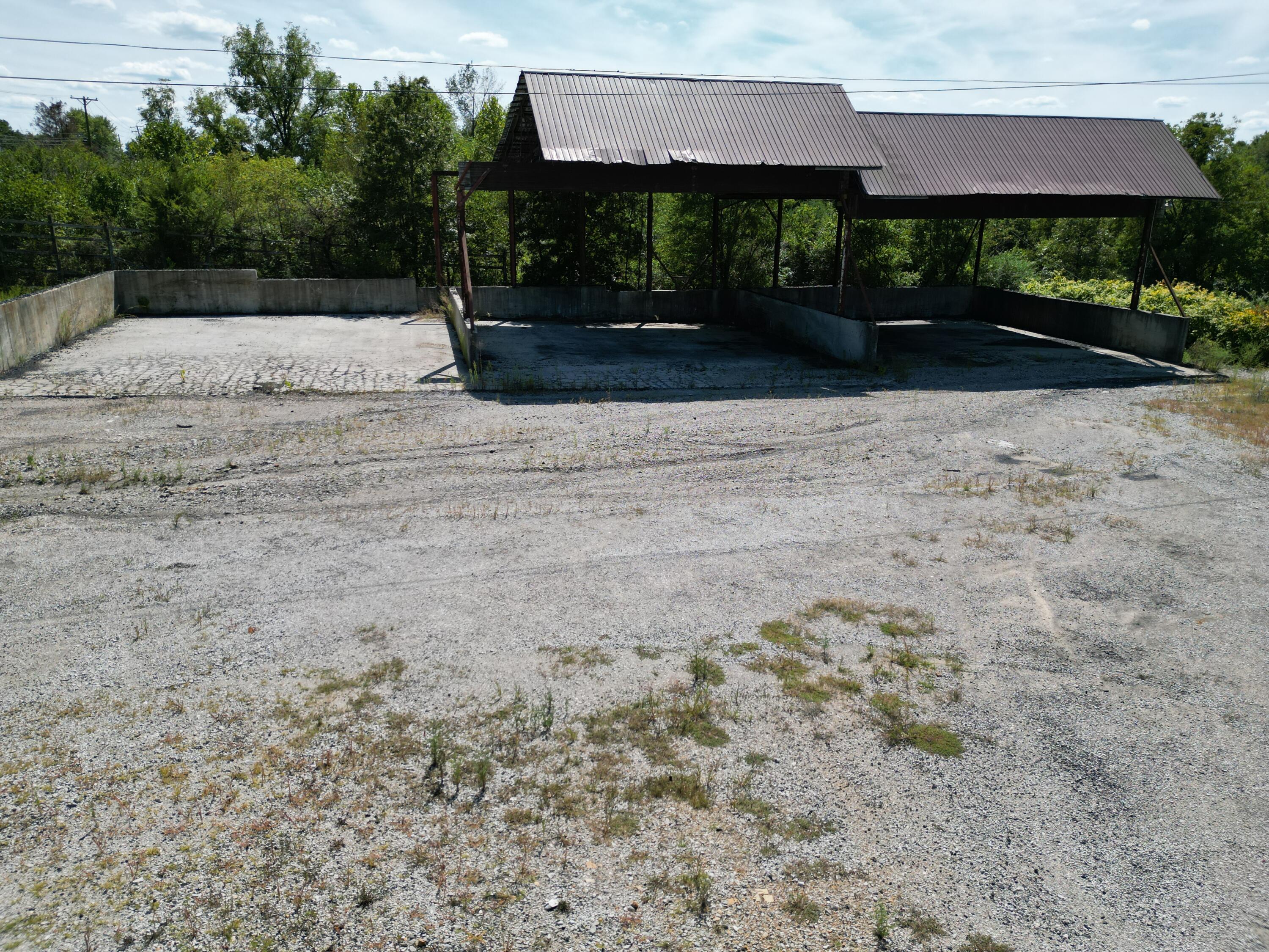 333 Ky-490 Property Photo 14