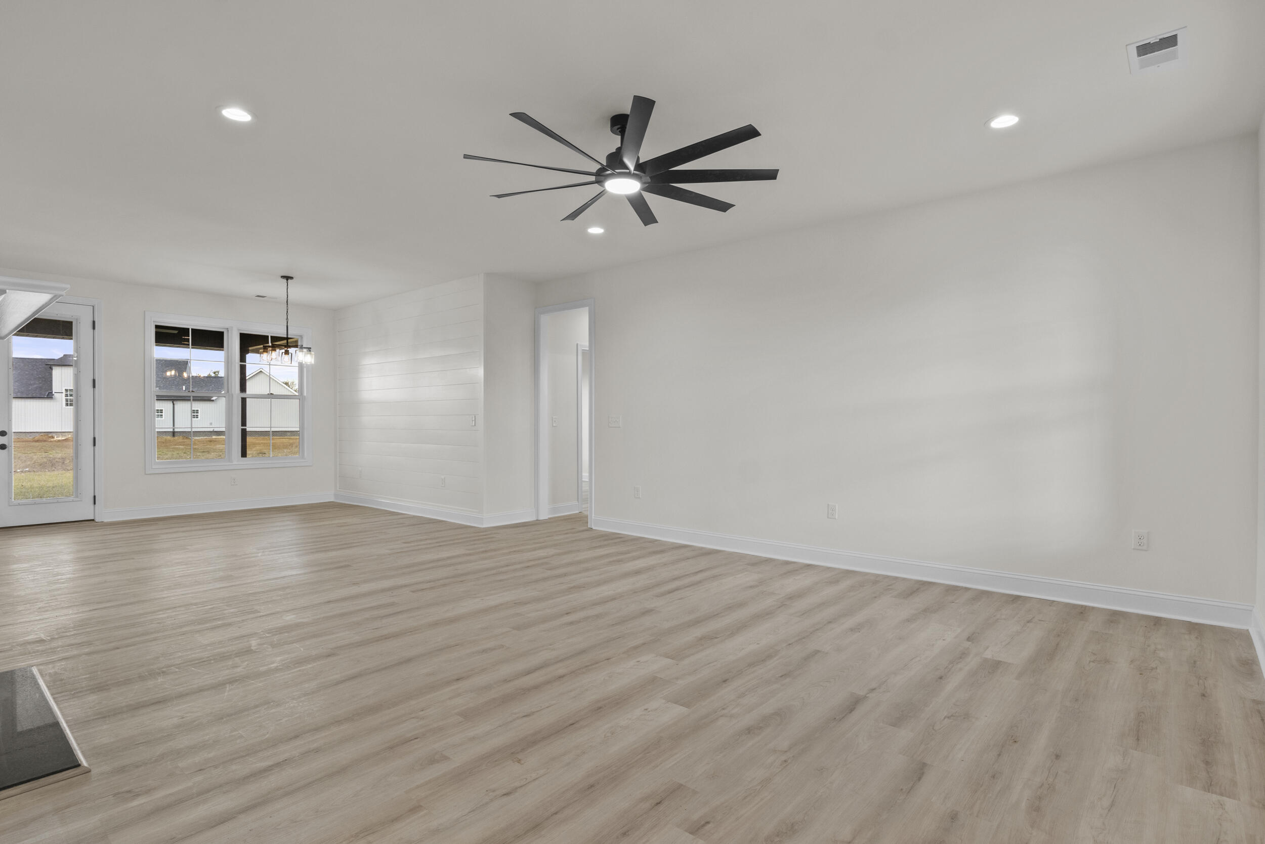 330 Mohegan Trail Property Photo 8