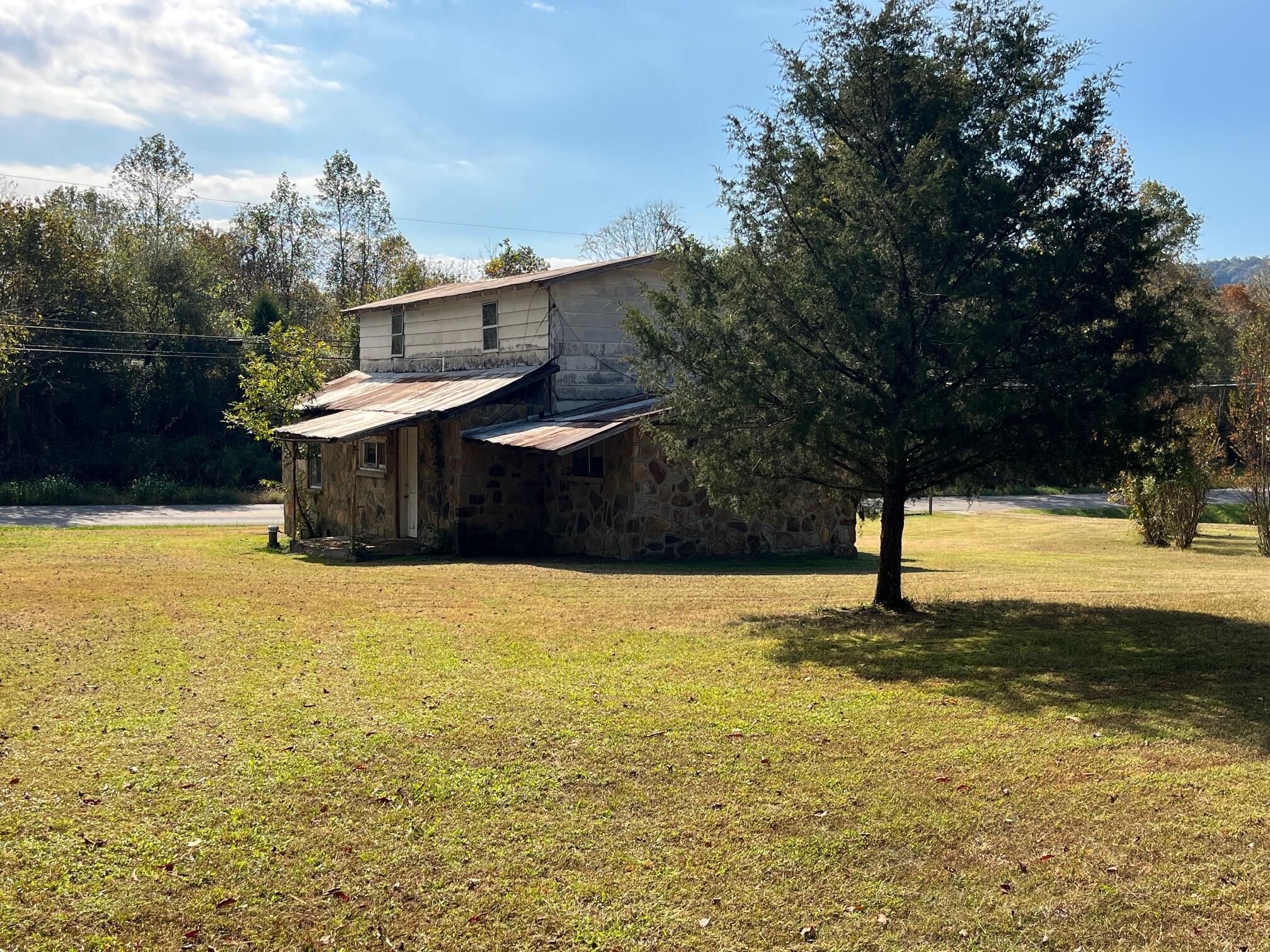 341 Ky 930 Property Photo 2