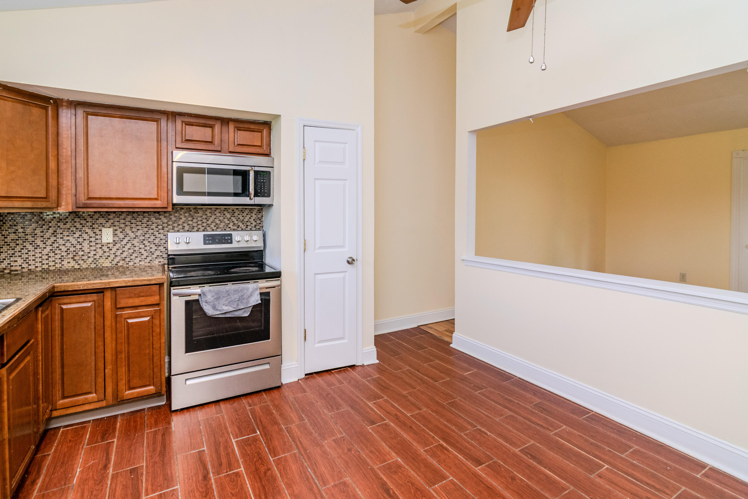 3829 Niagara Drive Property Photo 4