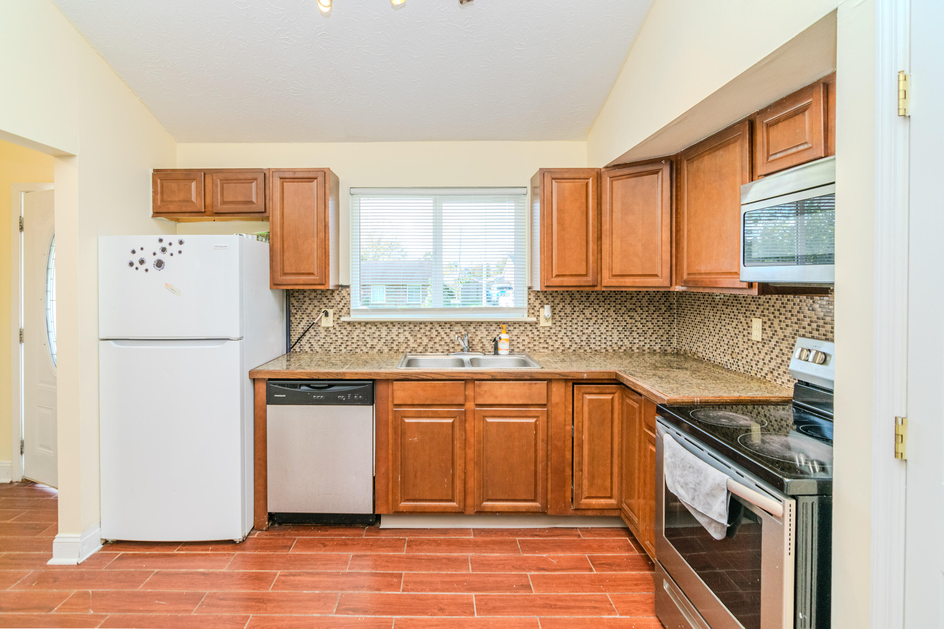 3829 Niagara Drive Property Photo 6