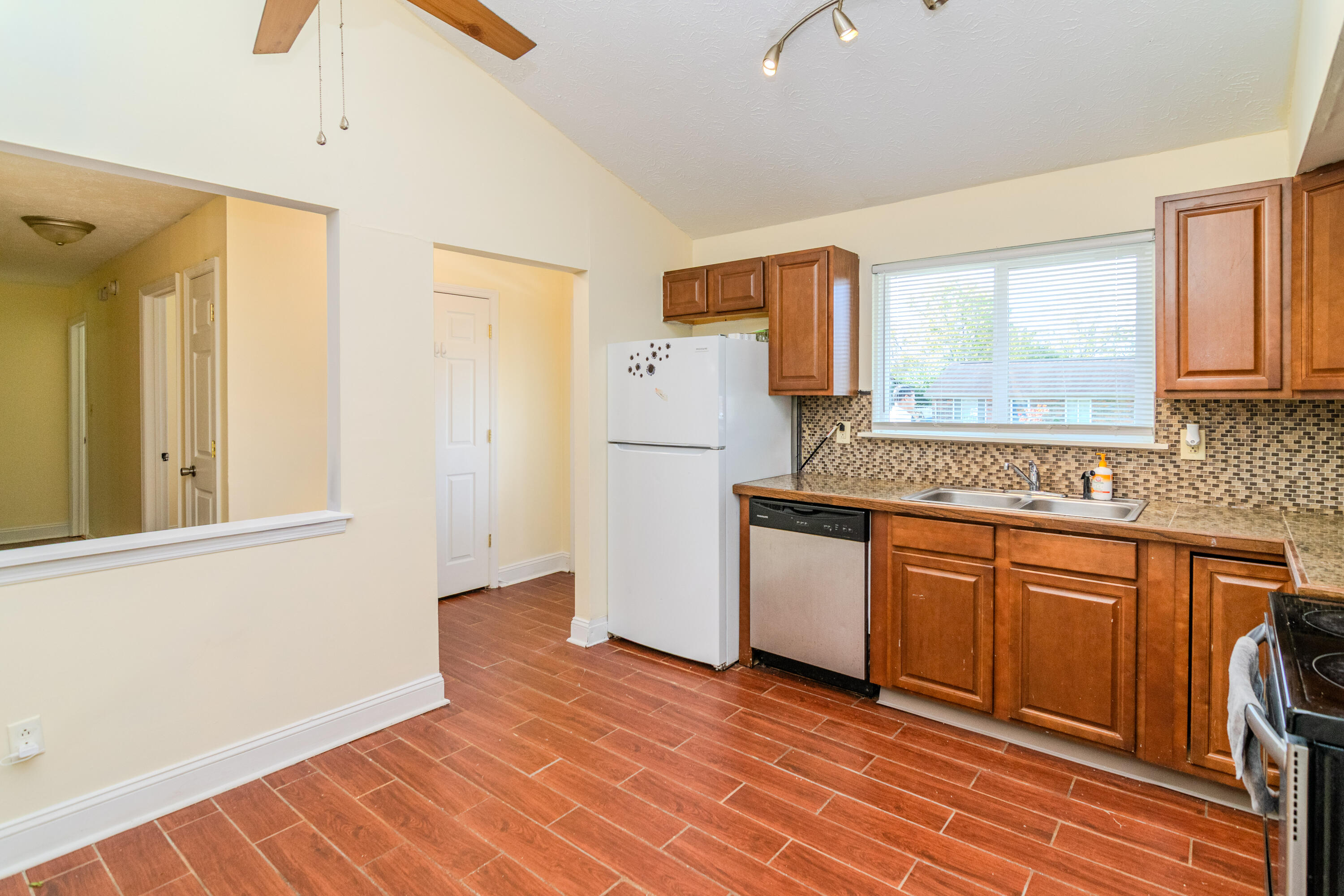 3829 Niagara Drive Property Photo 7