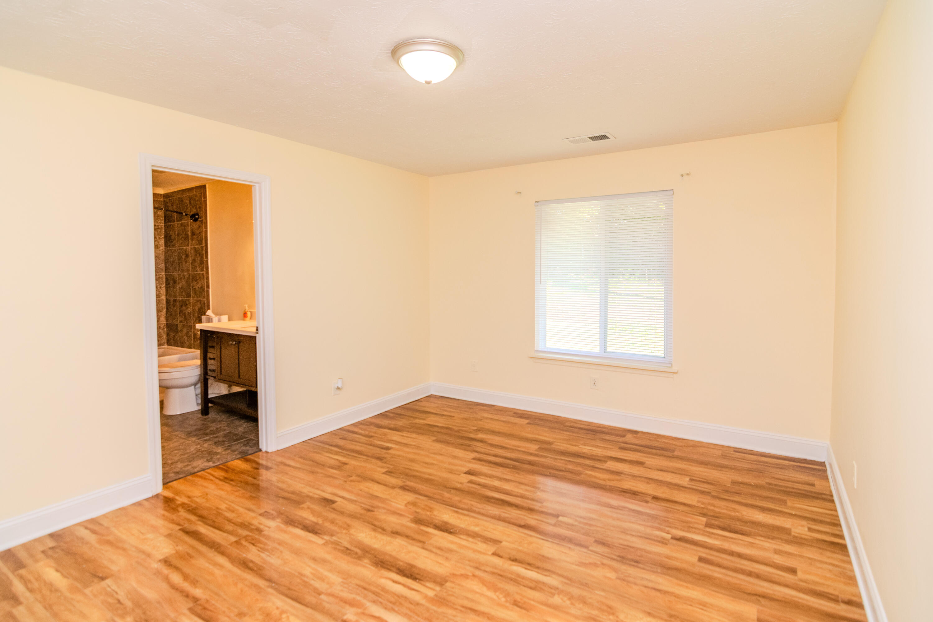 3829 Niagara Drive Property Photo 20