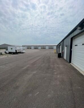 1040 Golden Leaf Boulevard Unit 2 Property Photo 15