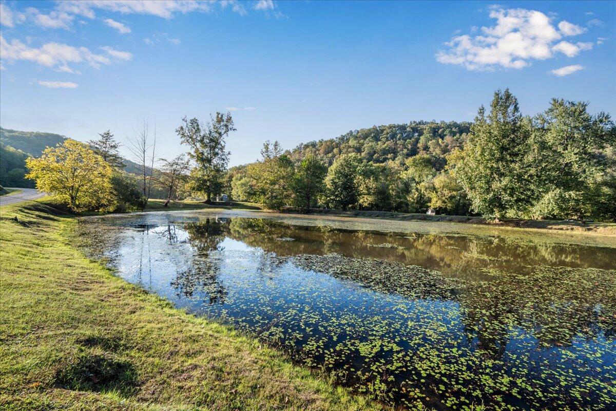 2270 Star Gap Road Property Photo 3