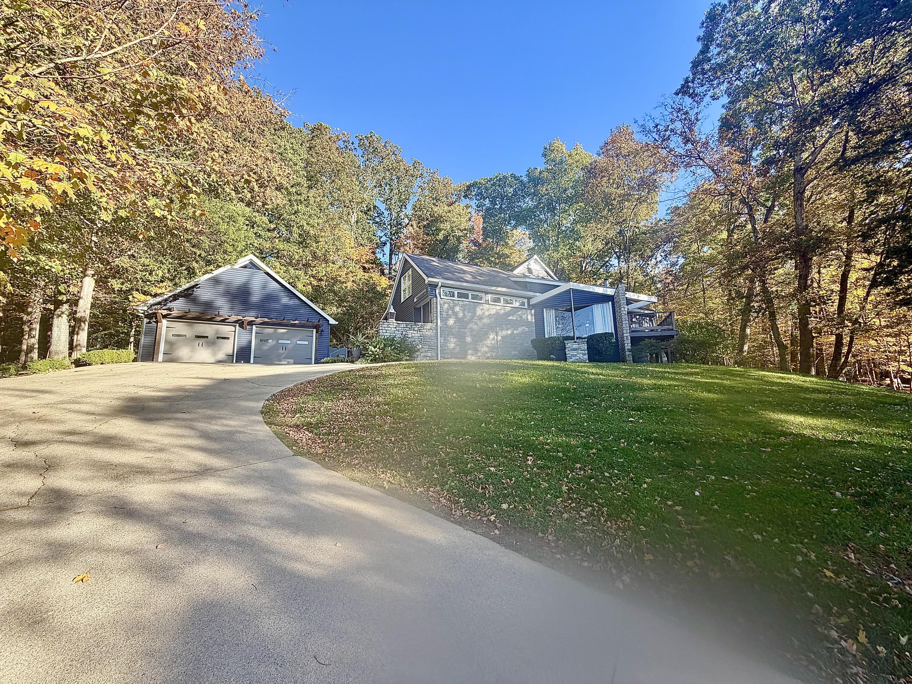 3430 Woodhaven Drive Property Photo 1