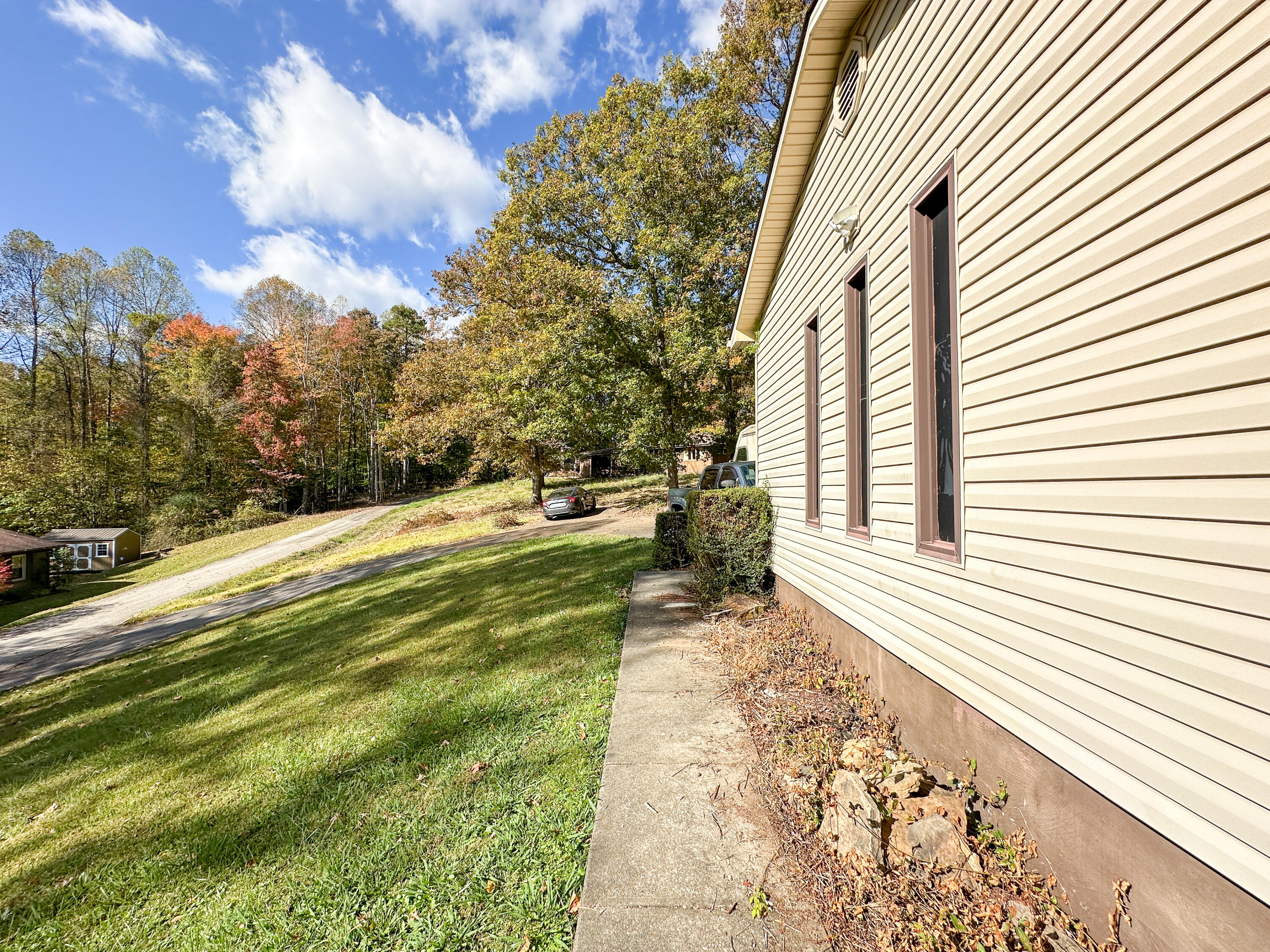 300 Baker Barr Subdivision Road Property Photo 5