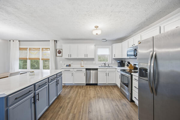 2808 Easthills Drive Property Photo 6