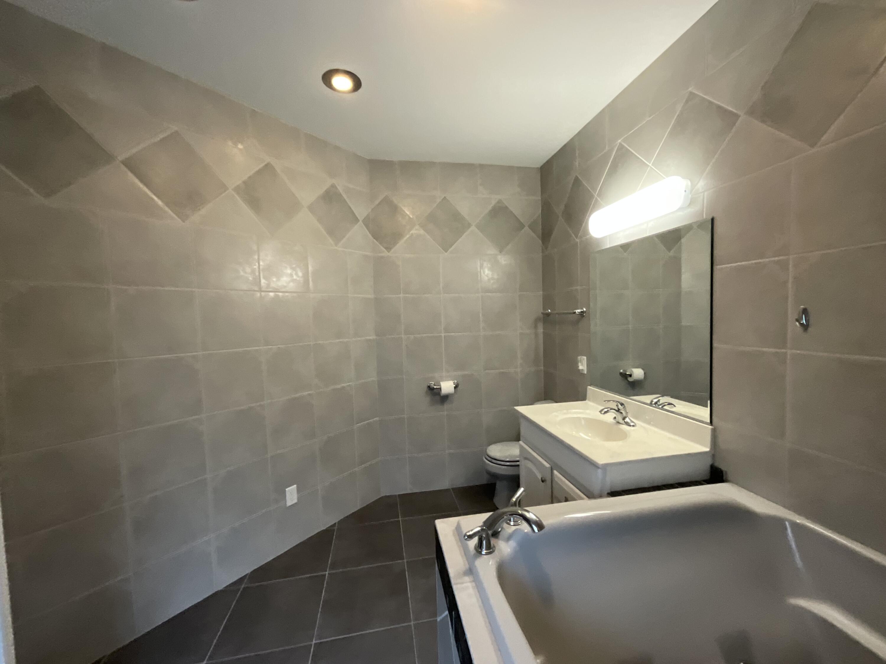 415 Splendor View Drive Property Photo 54
