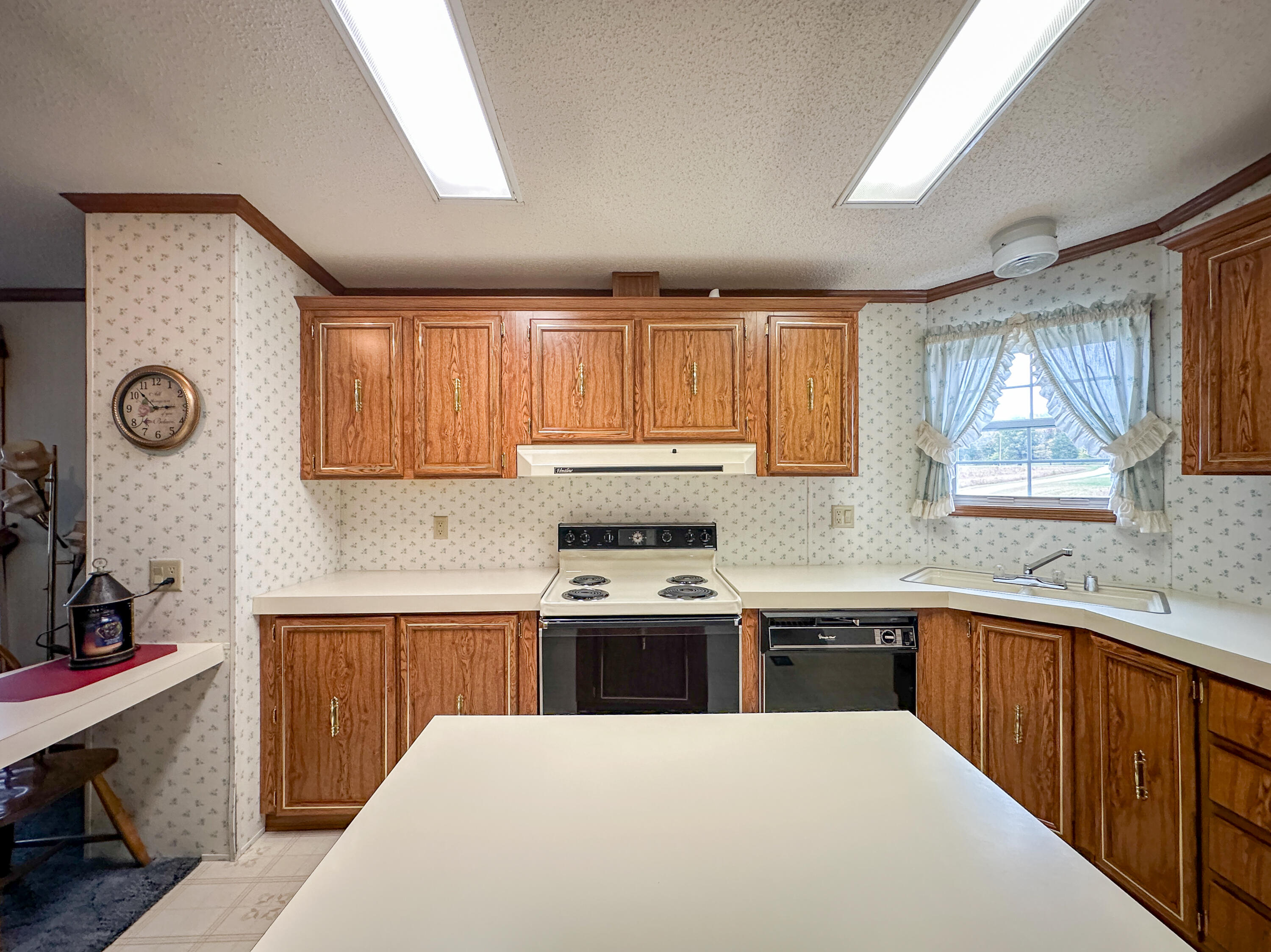 765 Stanford Street Property Photo 11