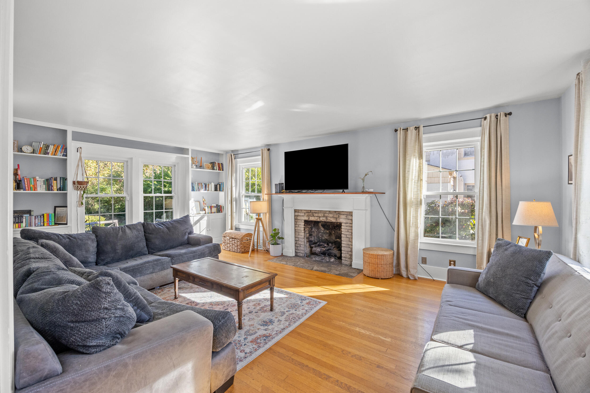 829 W Lexington Avenue Property Photo 7