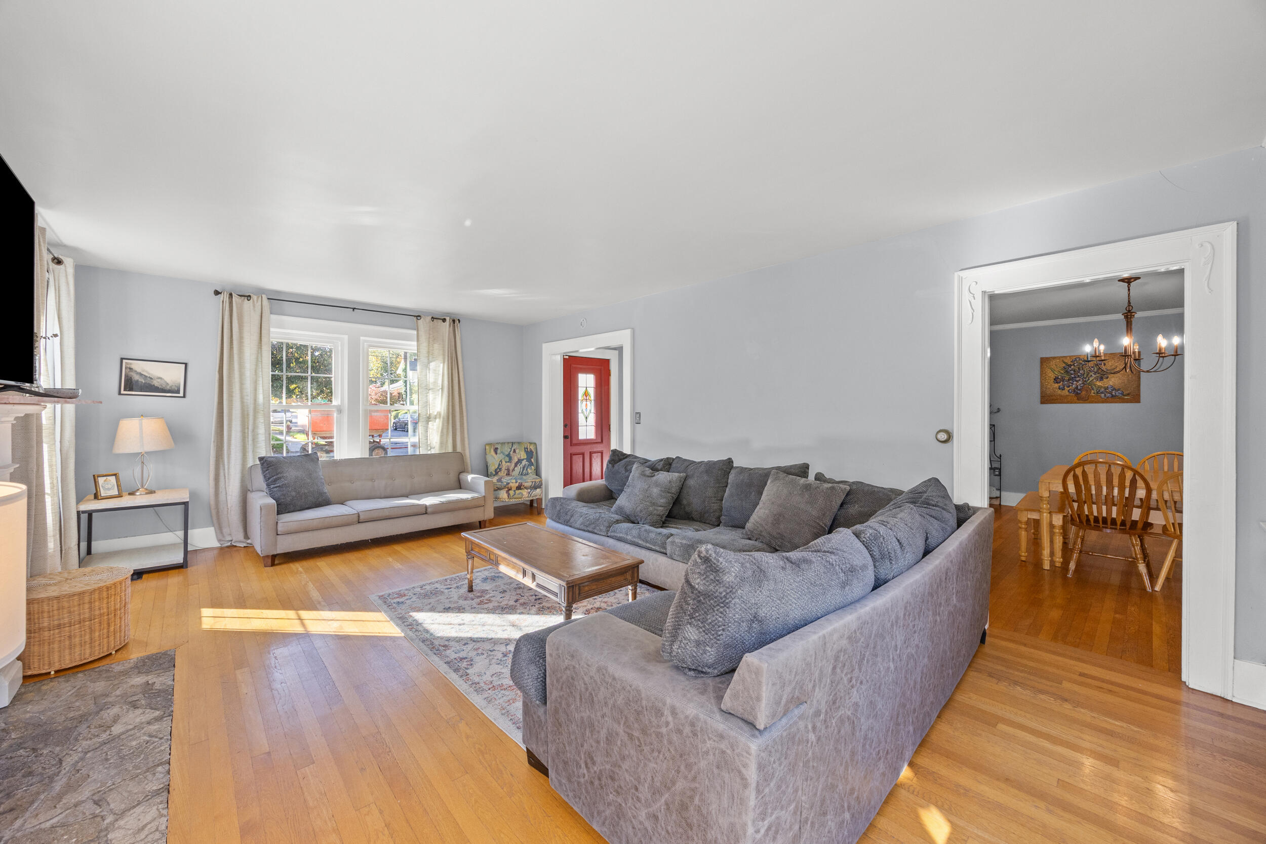 829 W Lexington Avenue Property Photo 8