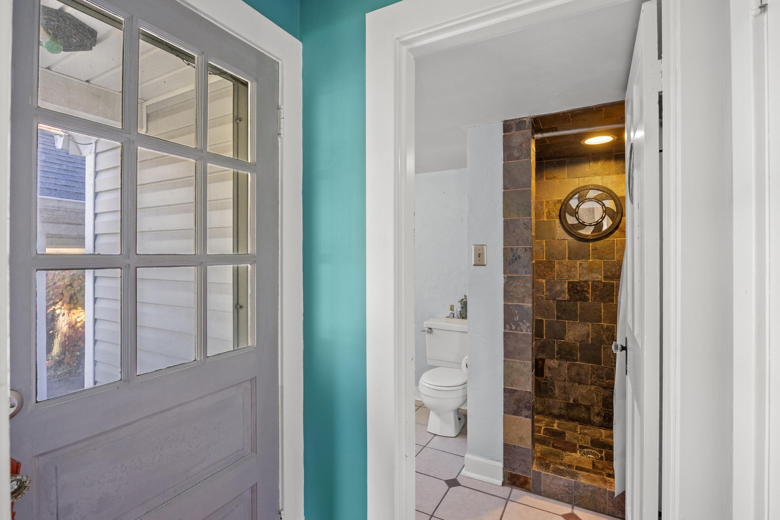 829 W Lexington Avenue Property Photo 12
