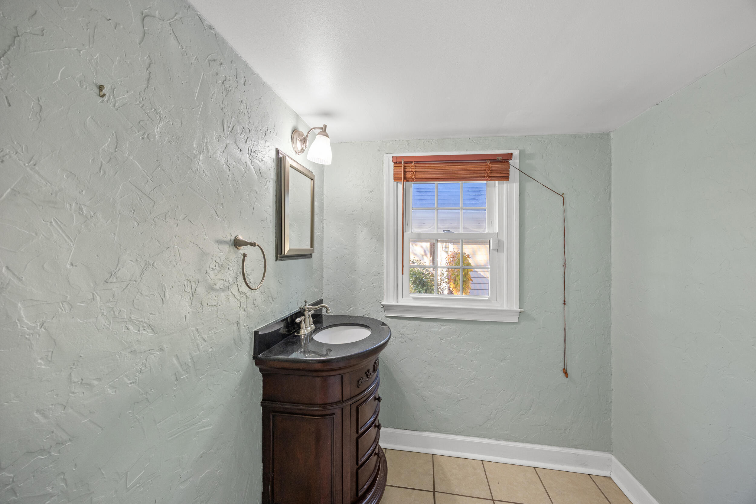 829 W Lexington Avenue Property Photo 13