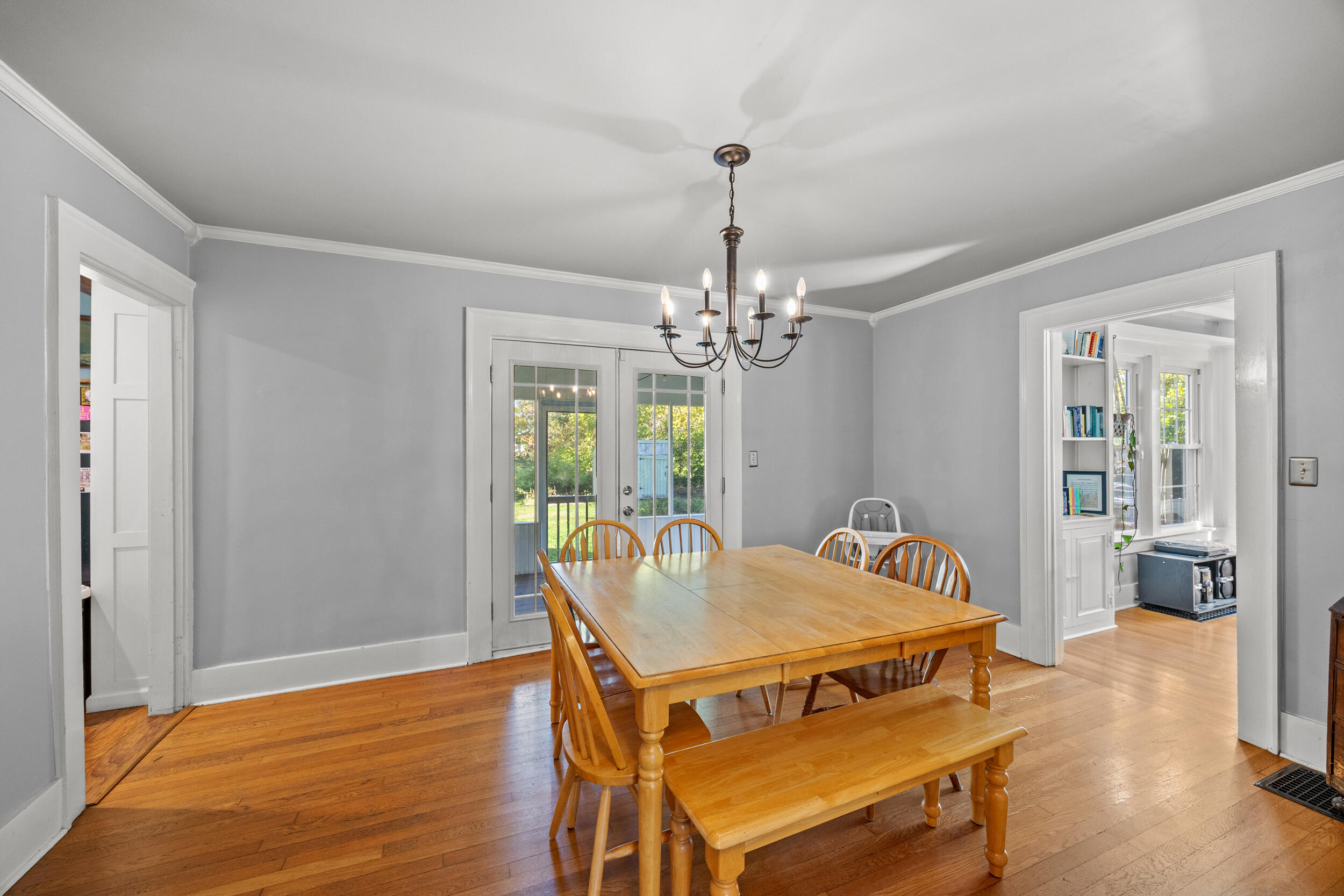 829 W Lexington Avenue Property Photo 14