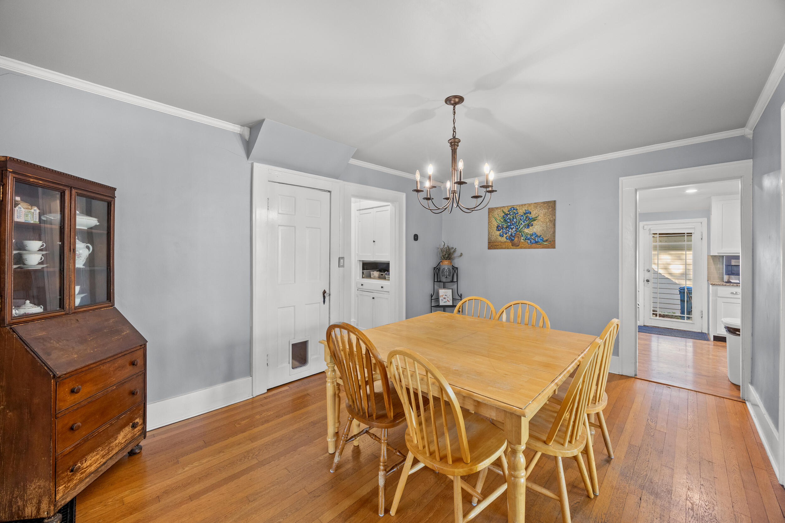 829 W Lexington Avenue Property Photo 15