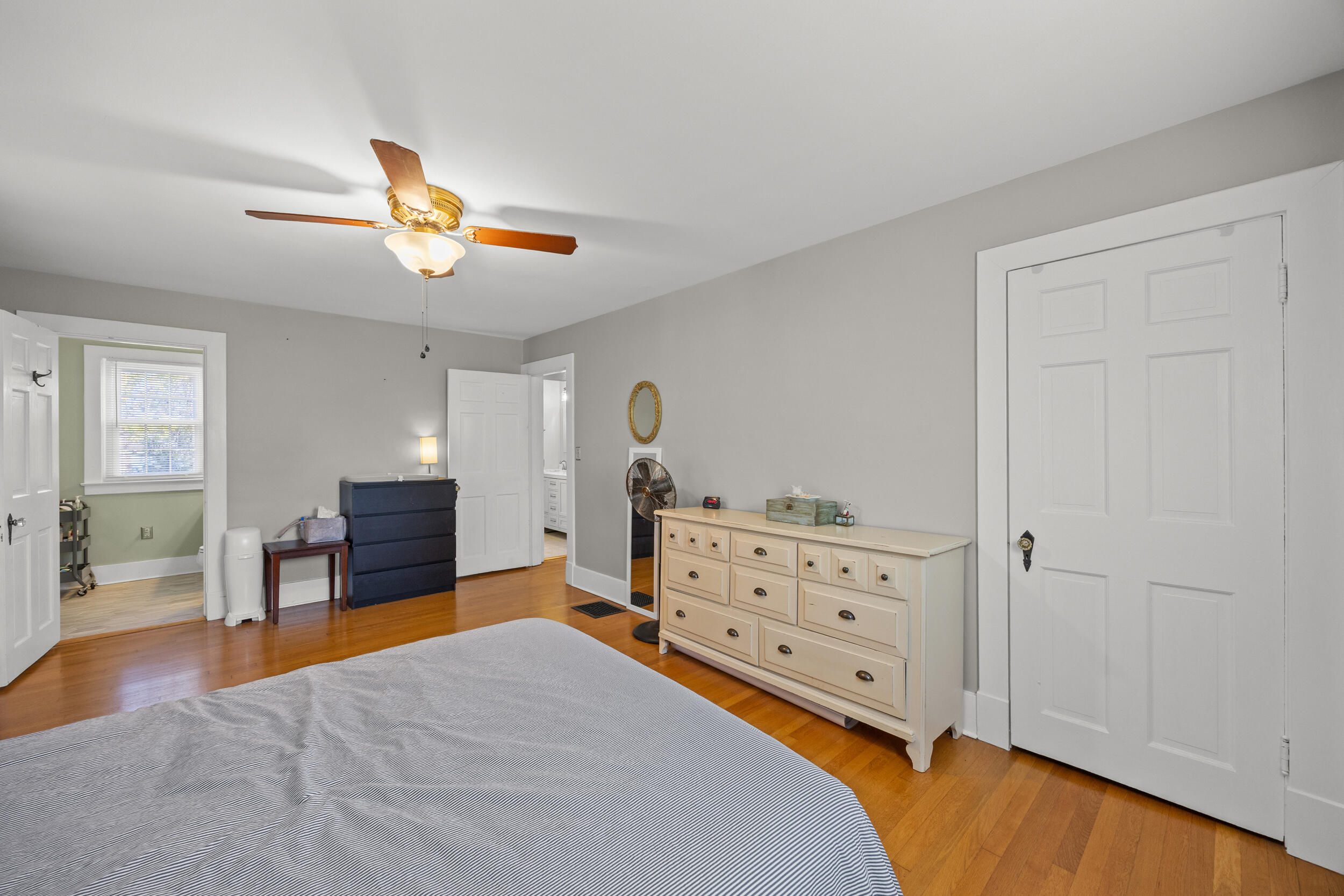 829 W Lexington Avenue Property Photo 27
