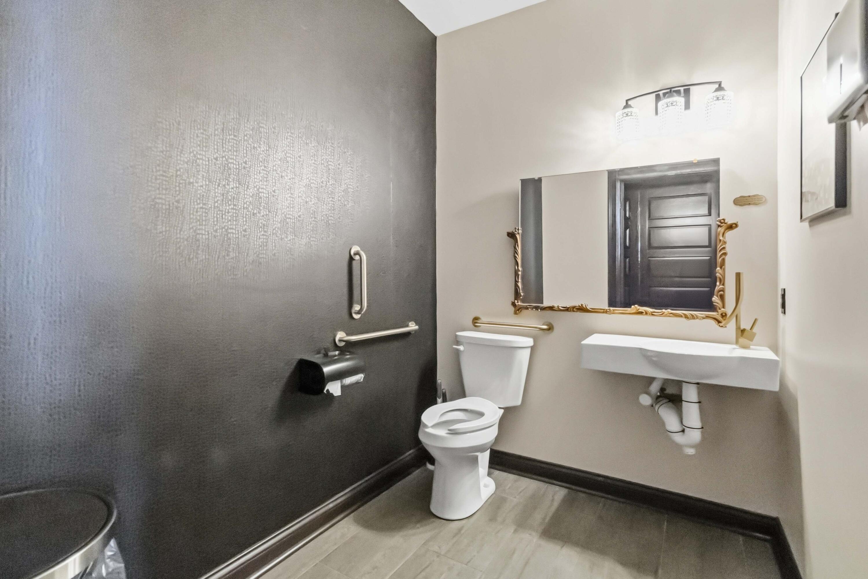 38 Public Square Property Photo 33
