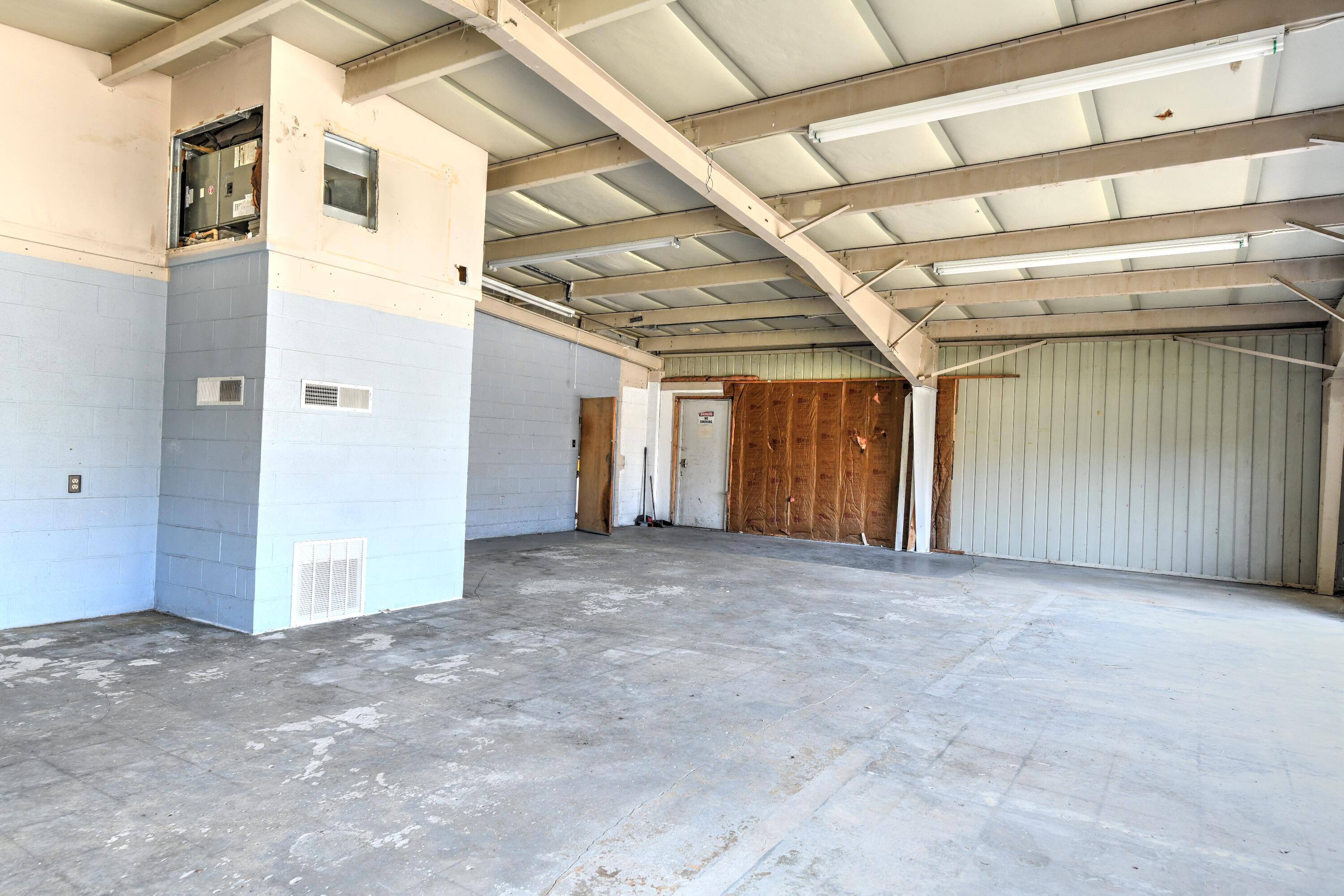 207 N Broadway Street Property Photo 10