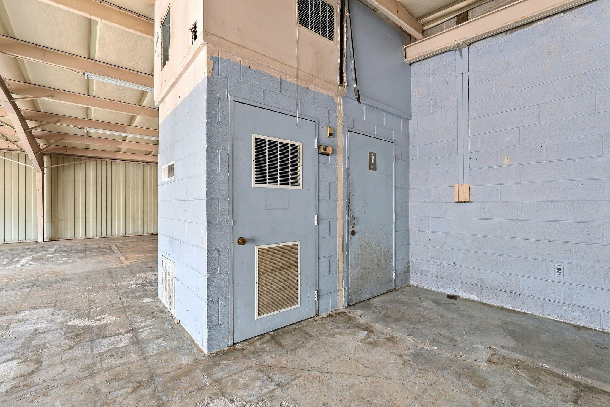 207 N Broadway Street Property Photo 12