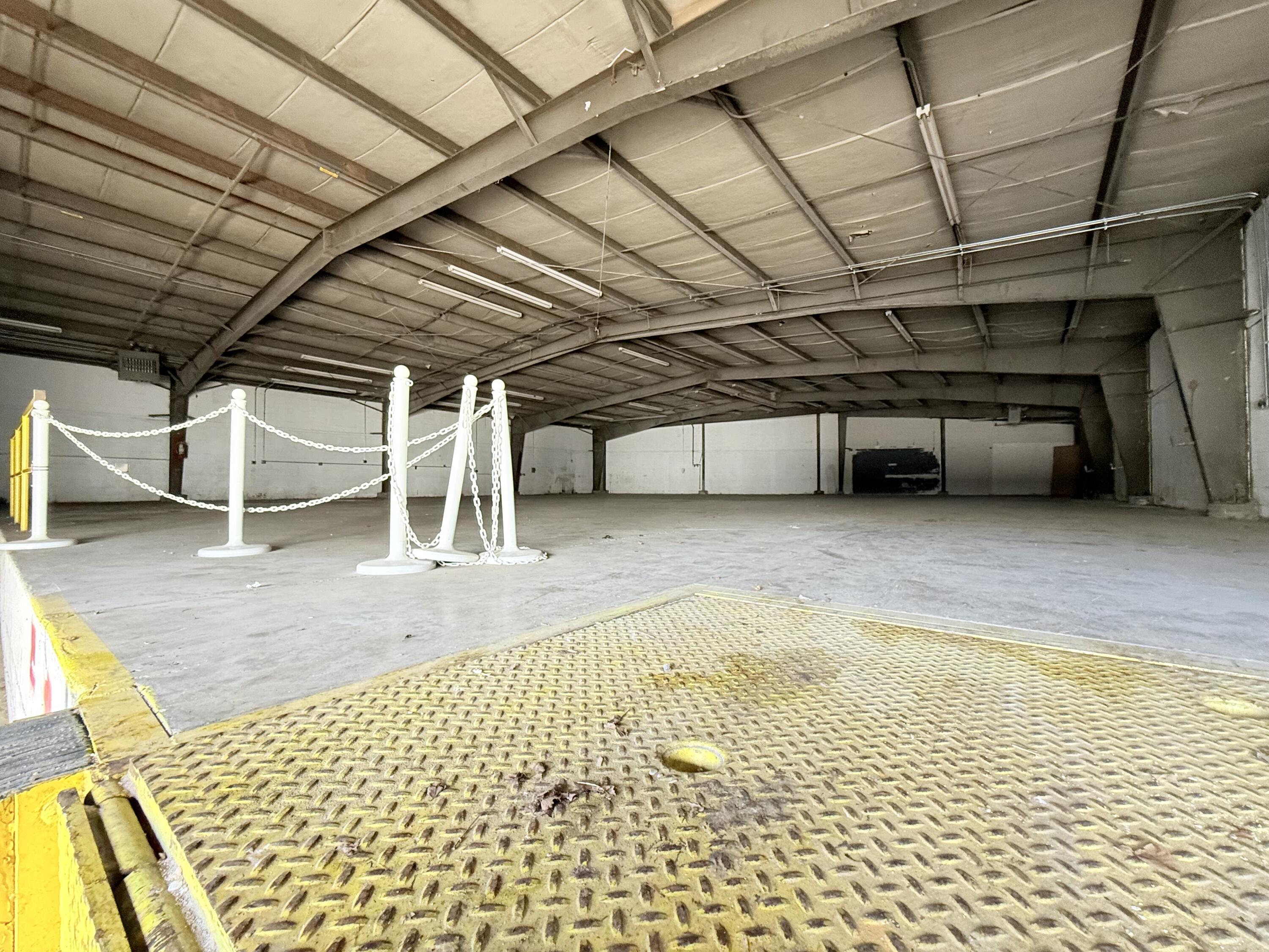 207 N Broadway Street Property Photo 13