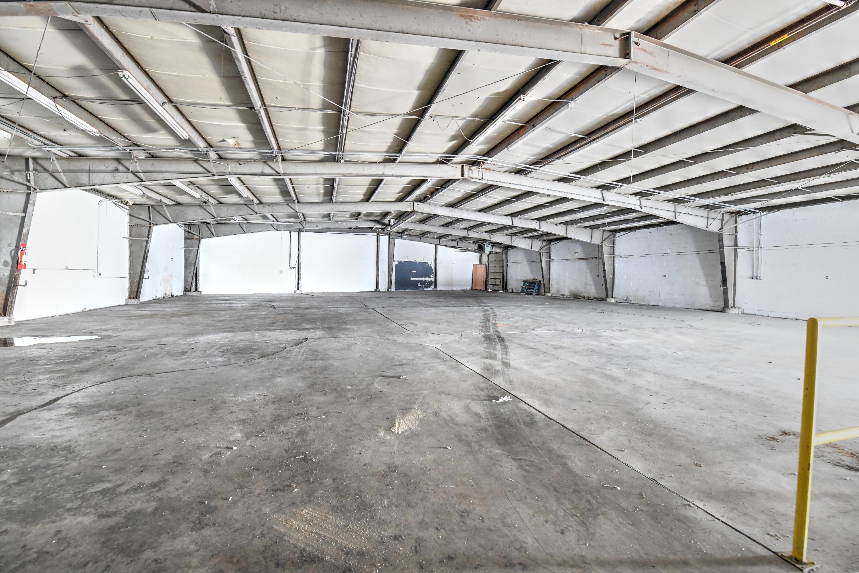 207 N Broadway Street Property Photo 15