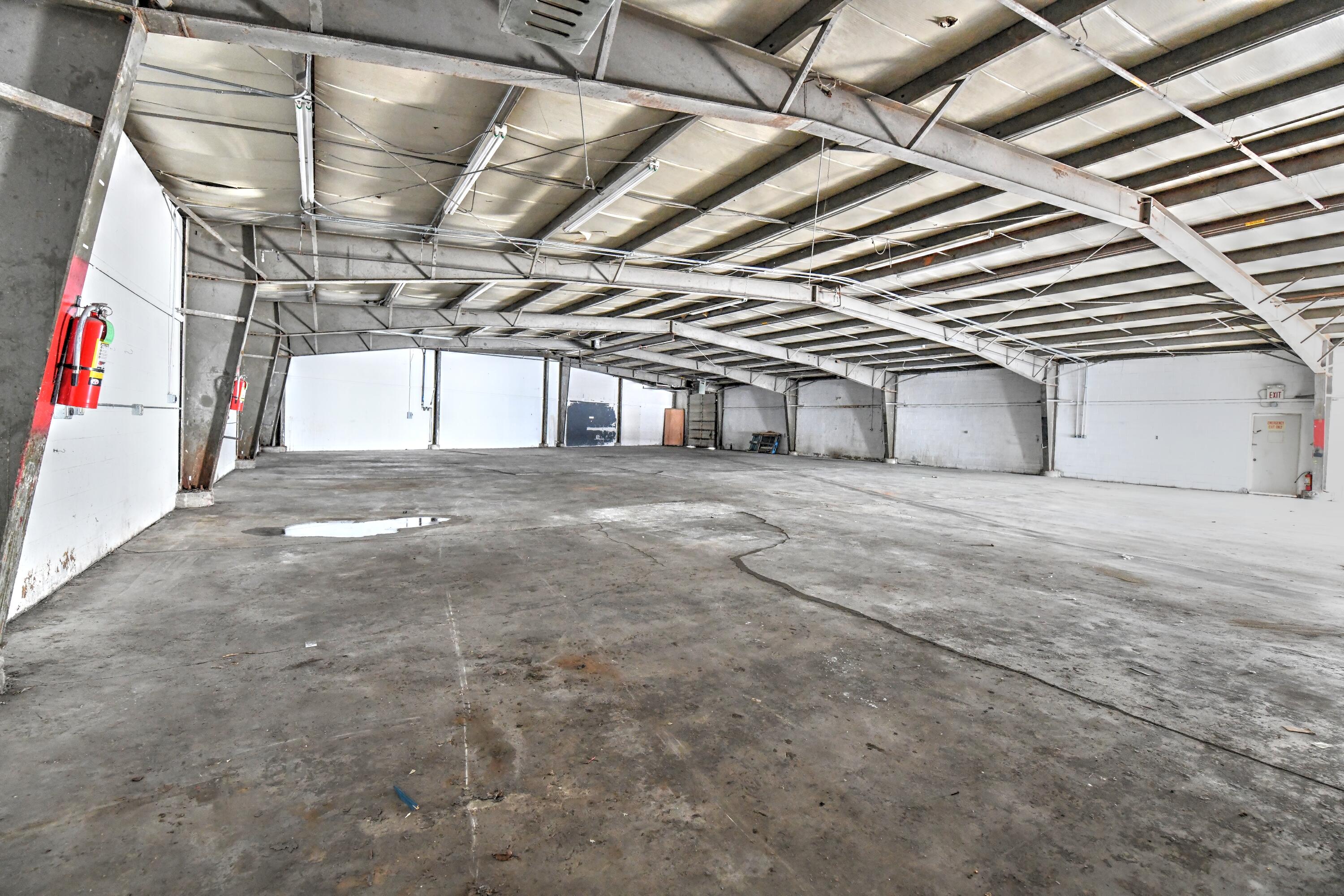 207 N Broadway Street Property Photo 16