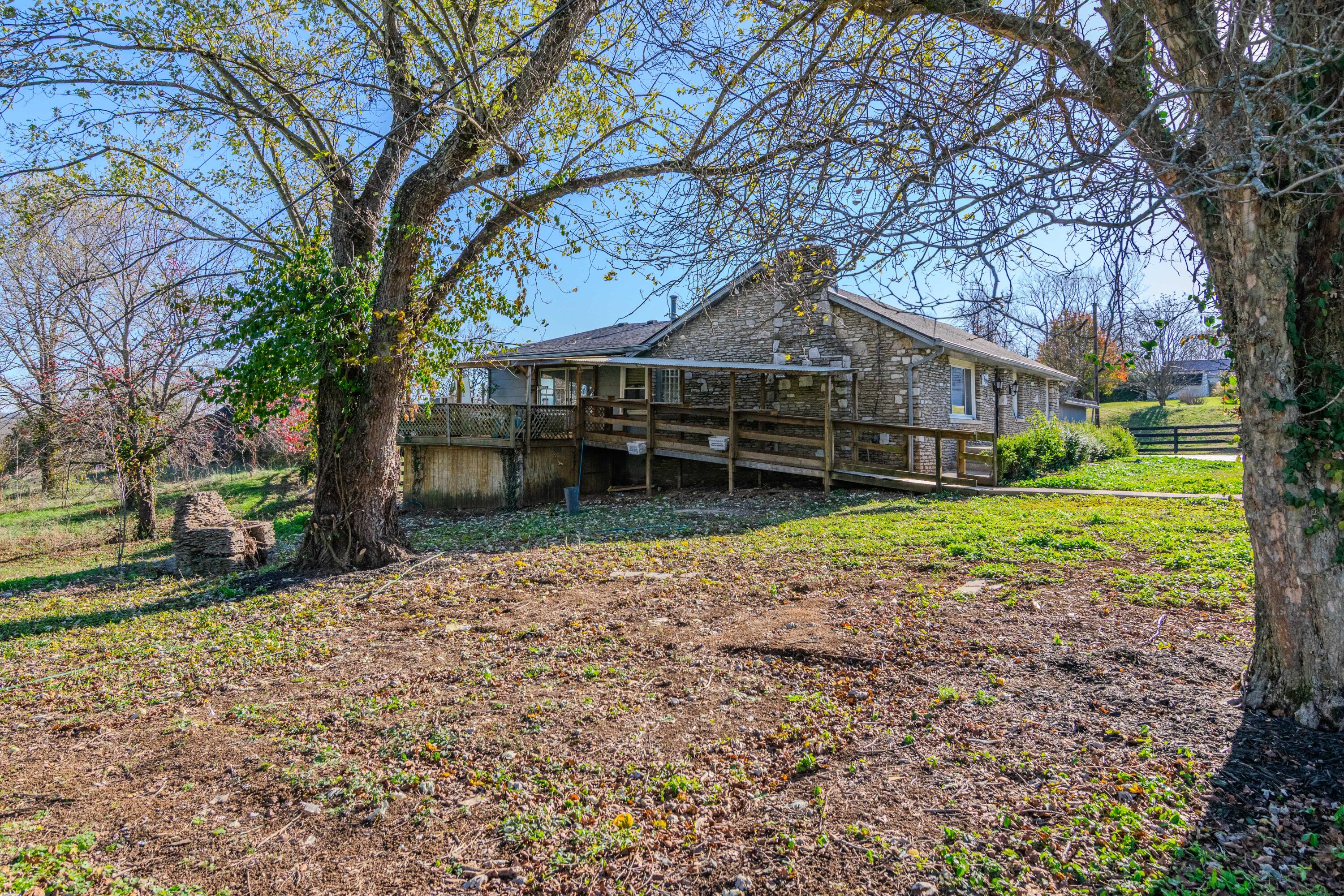 7897 Old Richmond Road Property Photo 2
