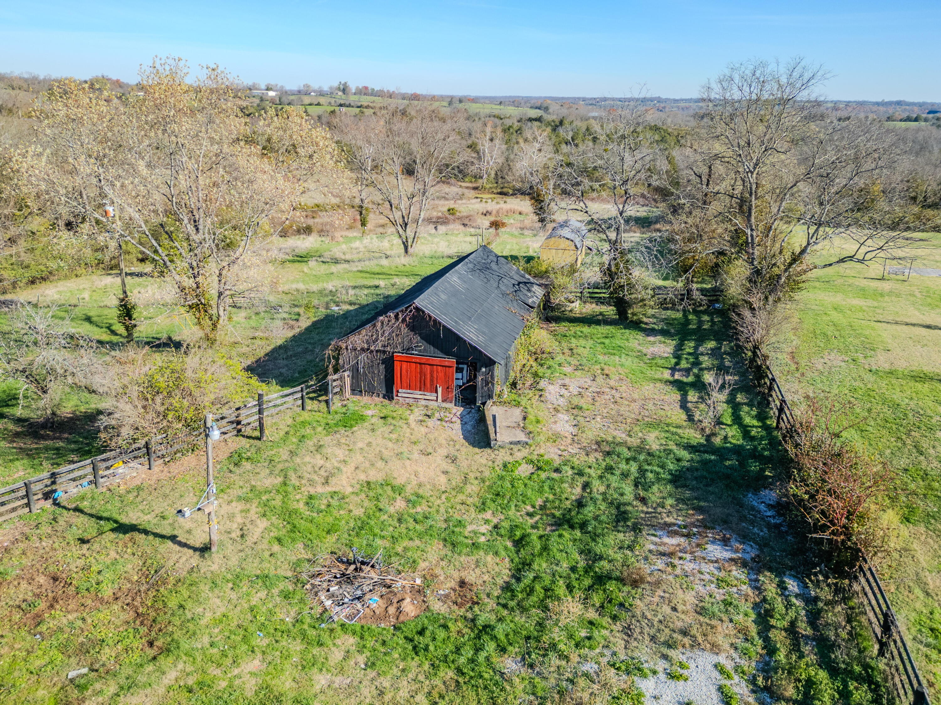 7897 Old Richmond Road Property Photo 3