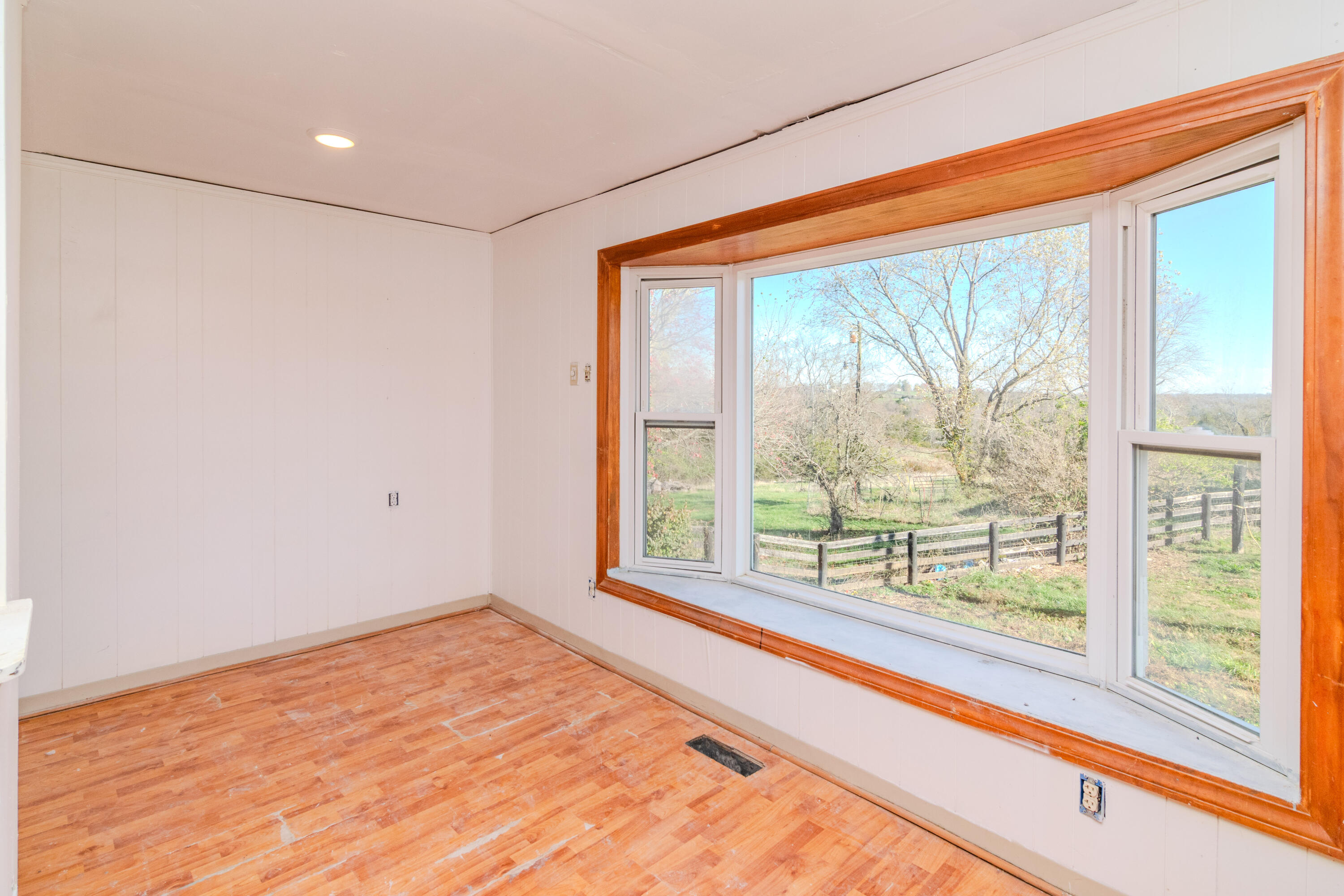 7897 Old Richmond Road Property Photo 12