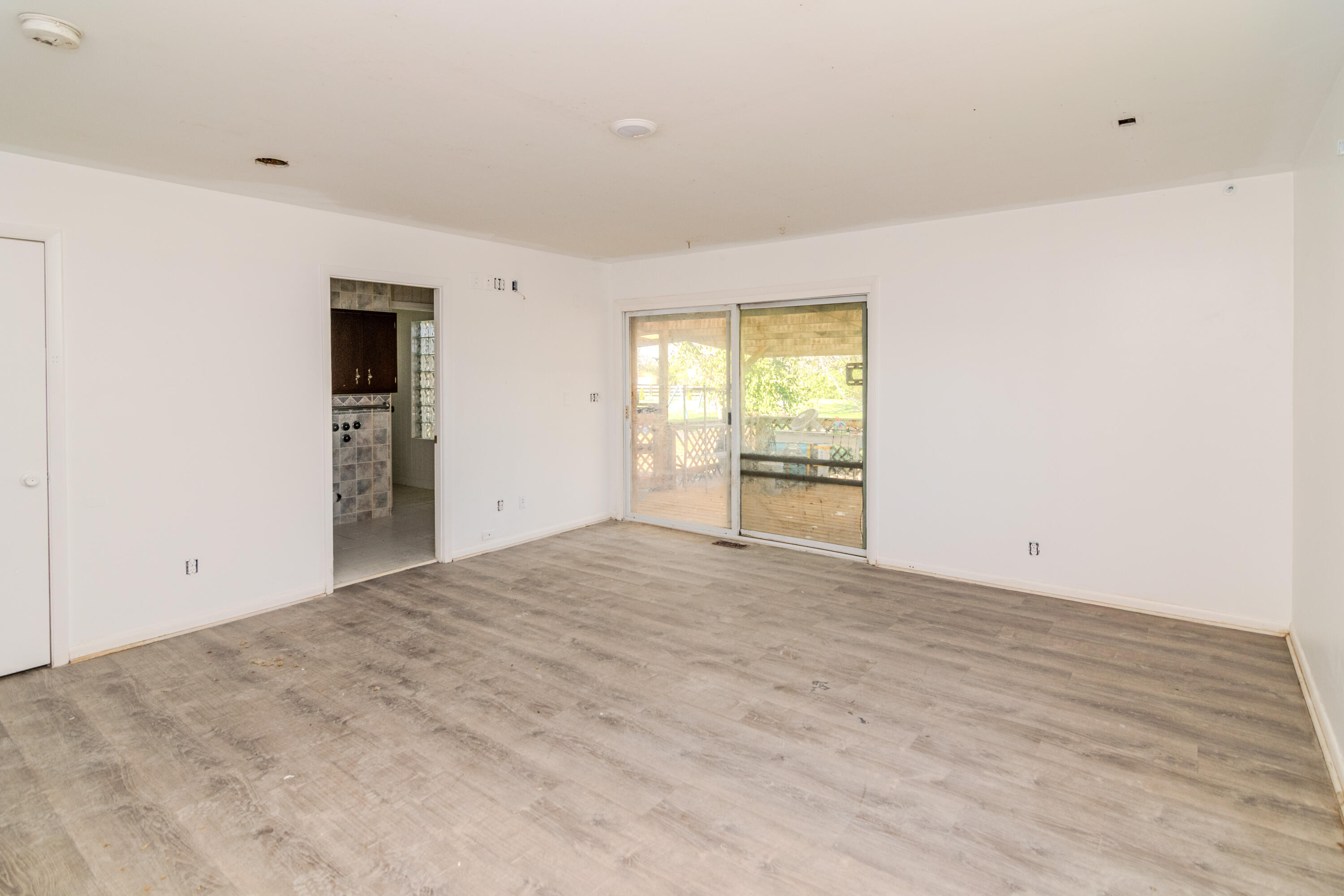 7897 Old Richmond Road Property Photo 13