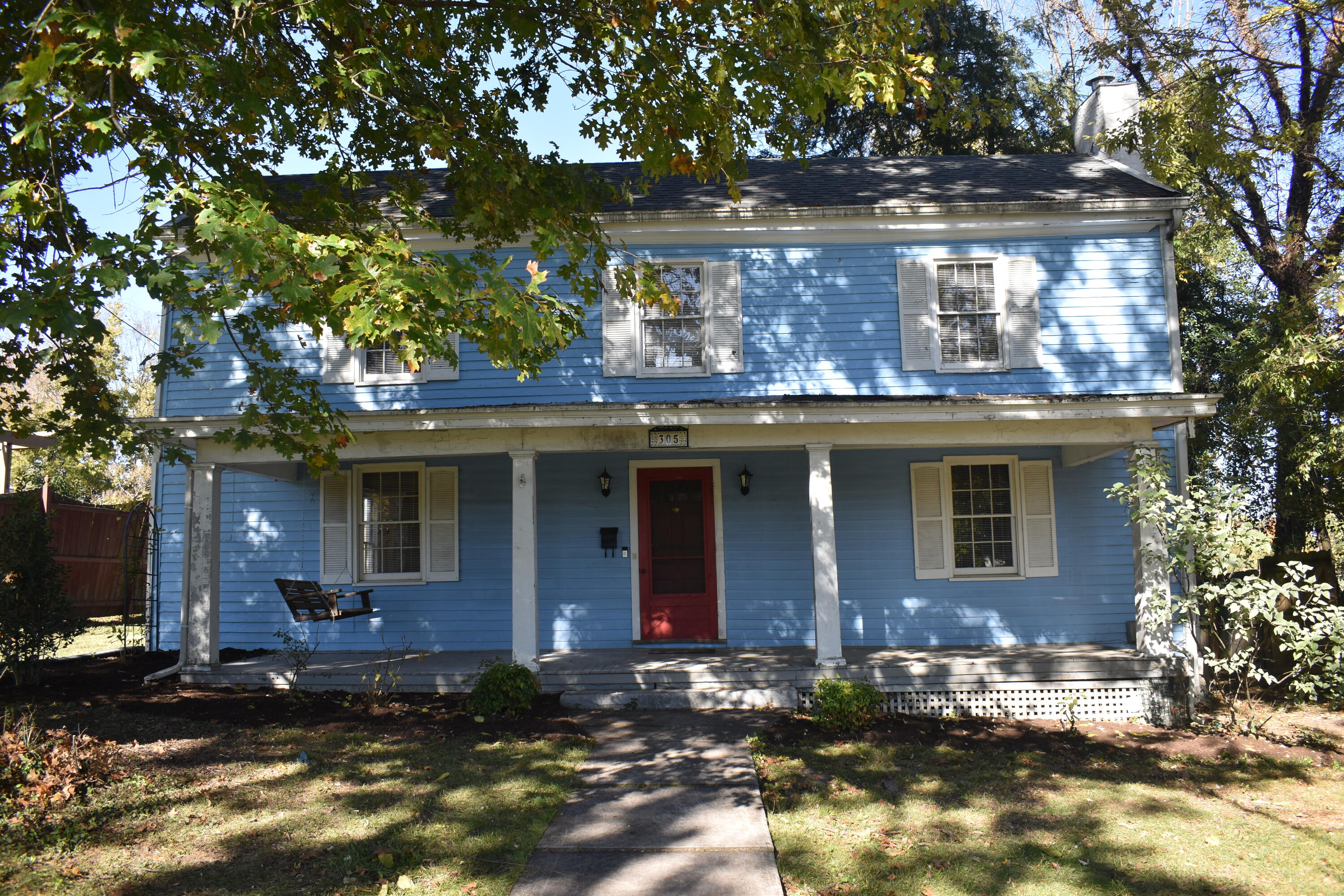 305 W Oak Street Property Photo 1