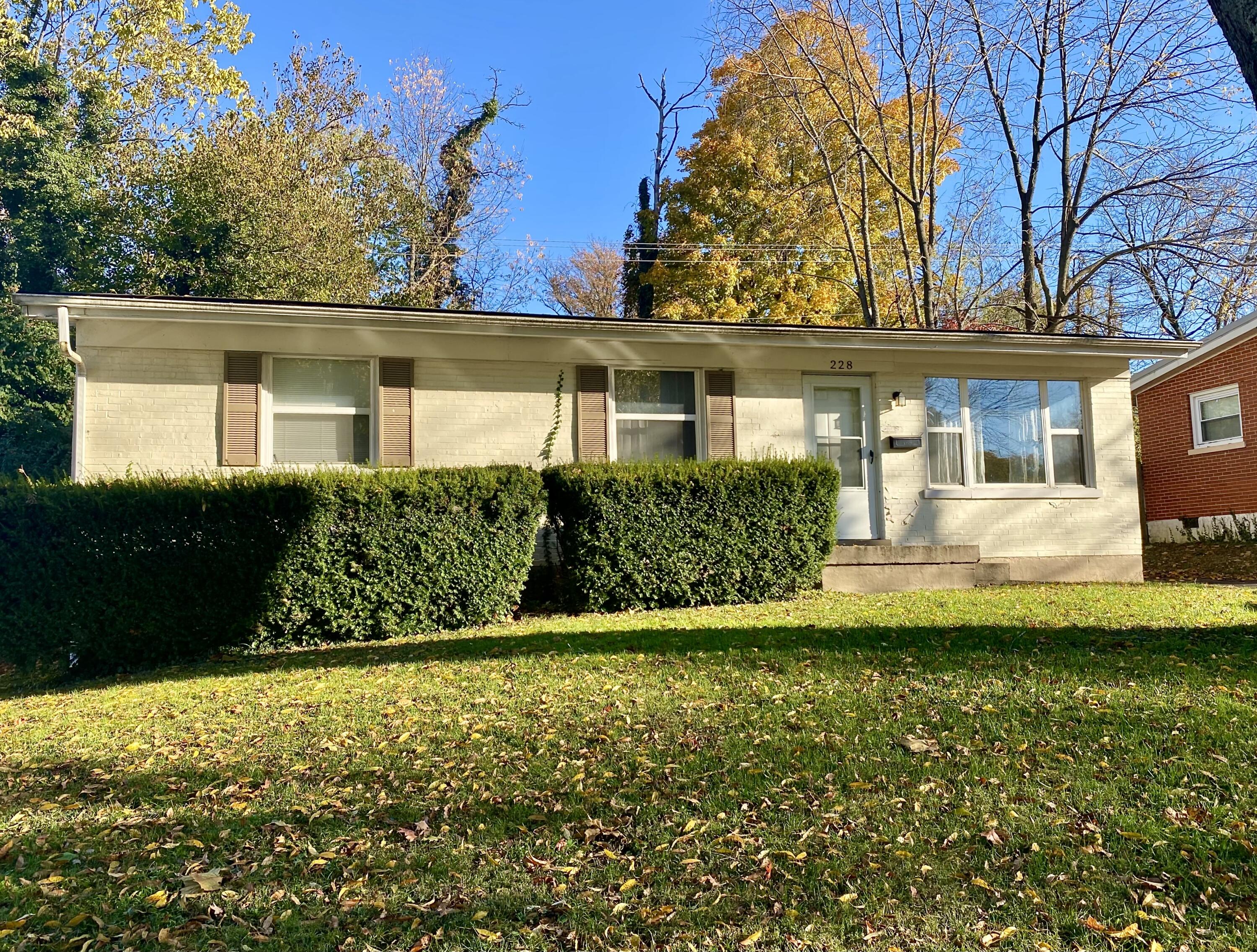 228 Londonderry Drive Property Photo 1