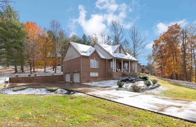 521 Water Cliff Drive Property Photo 2